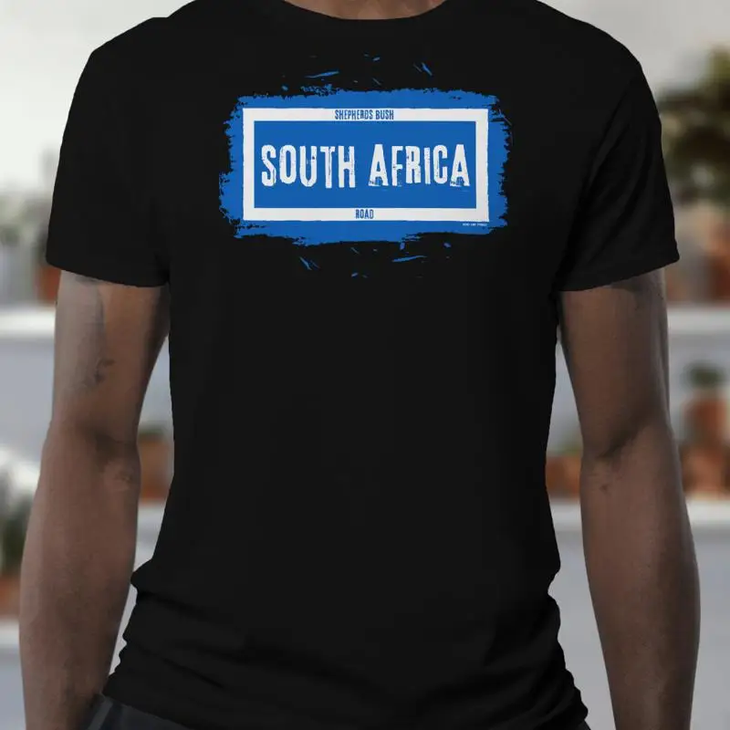 Футболка QPR — SOUTH AFRICA RD Shepherds Bush — ретро-панк-логотип — органический унисекс
Футболка QPR — SOUTH AFRICA RD Shepherds Bush — ретро-панк-логотип — органический унисекс