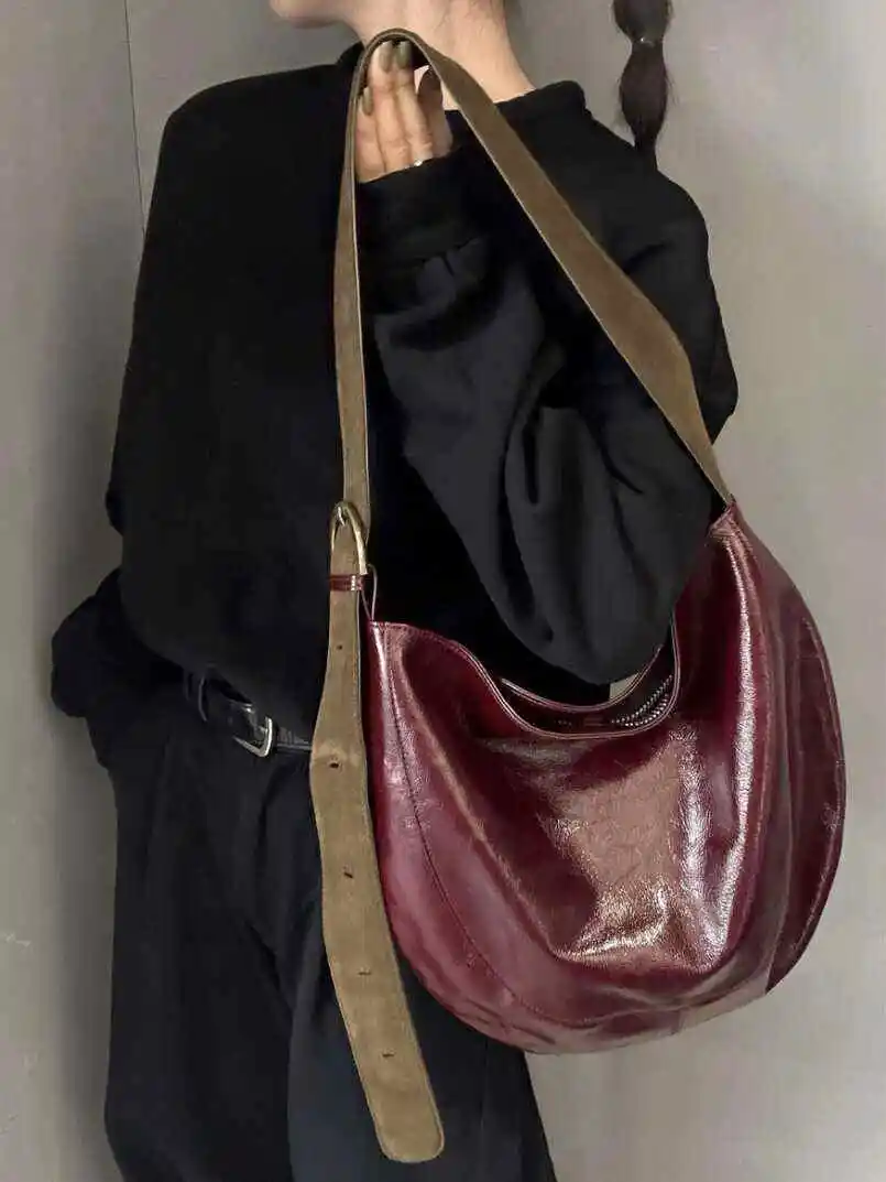 Autumn Winter Fashion Velvet Wide Shoulder Strap Crossbody Bag Women Retro Large Capacity One Shoulder Bag Lazy Style Tote Bag
Autumn Winter Fashion Velvet Wide Shoulder Strap Crossbody Bag Women Retro Large Capacity One Shoulder Bag Lazy Style Tote Bag