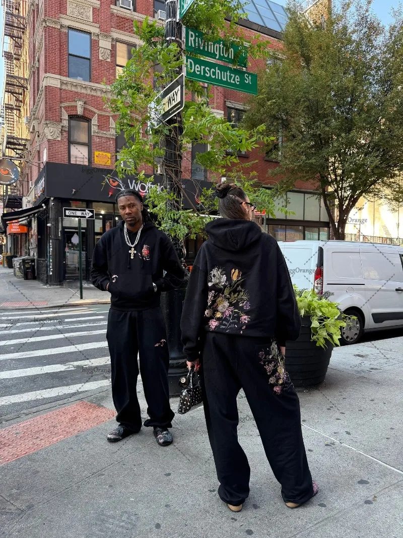 2025 модный мужской костюм в стиле Харадзюку в американском стиле ретро, уличная одежда Y2K Harajuku, толстовка с вышивкой, женские повседневные свободные спортивные штаны в стиле хип-хоп
2025 модный мужской костюм в стиле Харадзюку в американском стиле ретро, уличная одежда Y2K Harajuku, толстовка с вышивкой, женские повседневные свободные спортивные штаны в стиле хип-хоп