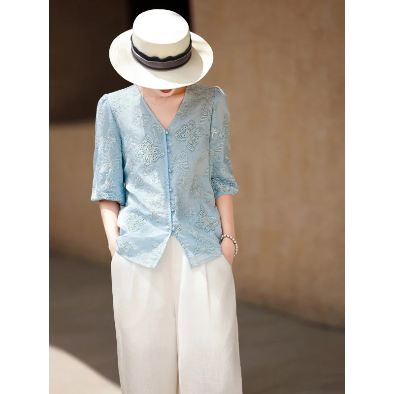 MEXCOCO 2026 Summer Butterfly Embroidery Hollow V Neck 3/4 Sleeve Button Blouse Commuter Elegant Women Casual Shirt Top
MEXCOCO 2026 Summer Butterfly Embroidery Hollow V Neck 3/4 Sleeve Button Blouse Commuter Elegant Women Casual Shirt Top