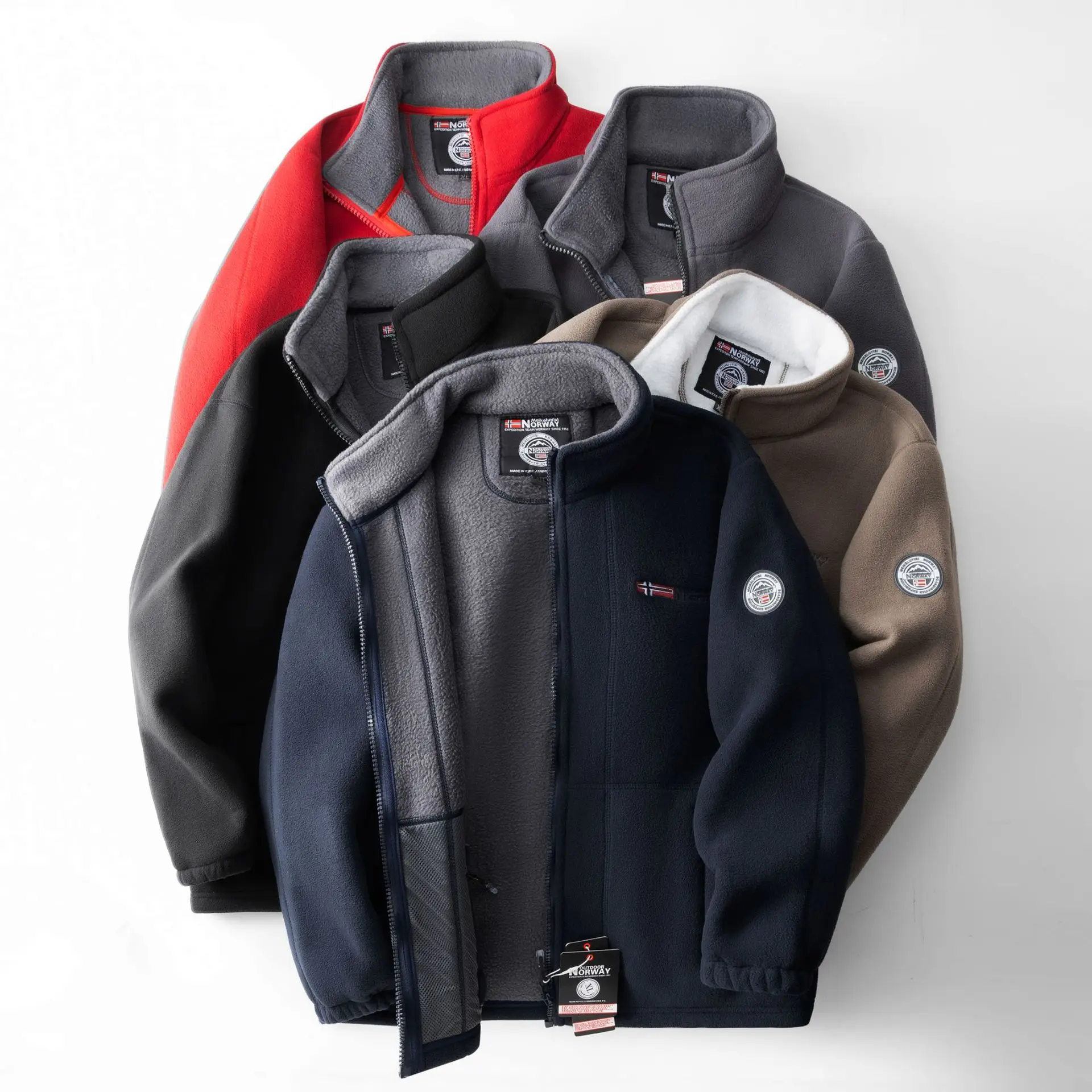 Мужская уличная флисовая куртка, зимнее термософтшелловое пальто, ветрозащитная теплая тактическая верхняя одежда для пешего туризма, Новое поступление 2025 г.
Мужская уличная флисовая куртка, зимнее термософтшелловое пальто, ветрозащитная теплая тактическая верхняя одежда для пешего туризма, Новое поступление 2025 г.