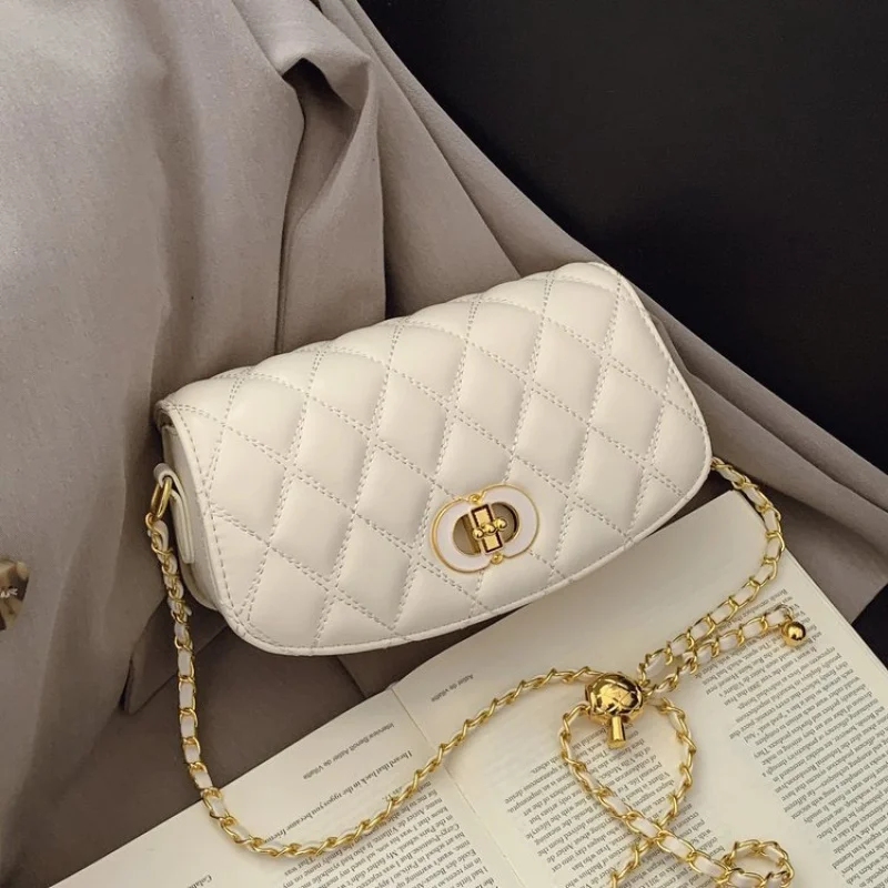 Ladies Hand Bags Made Of Fine Leather Featuring Classic Paris Casual Vintage Stylish Look
Ladies Hand Bags Made Of Fine Leather Featuring Classic Paris Casual Vintage Stylish Look