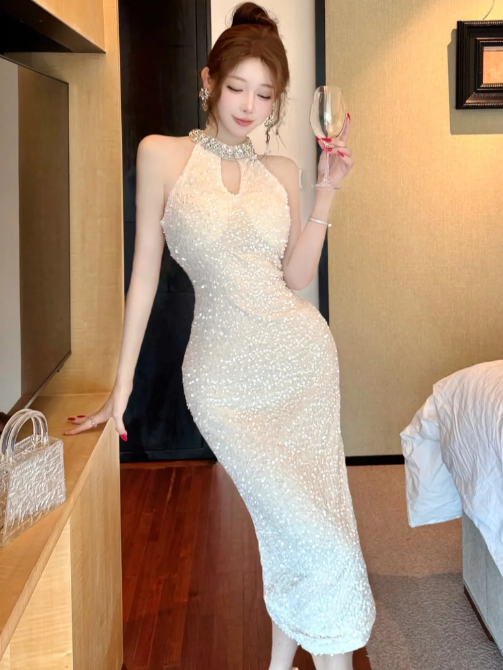 Sexy Hollow out Neline Bodycon Dr Evening Gown with Diamond Embellied Bright Sequins Split mid Waist for Women
Sexy Hollow out Neline Bodycon Dr Evening Gown with Diamond Embellied Bright Sequins Split mid Waist for Women