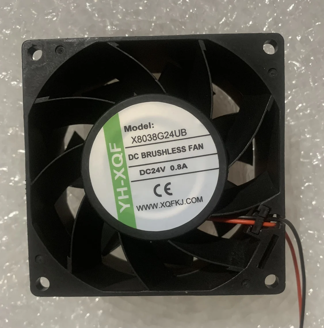 X8038G24UB DC 24 В 0,8 А 80x80x38 мм 2-проводной охлаждающий вентилятор для сервера
X8038G24UB DC 24 В 0,8 А 80x80x38 мм 2-проводной охлаждающий вентилятор для сервера
