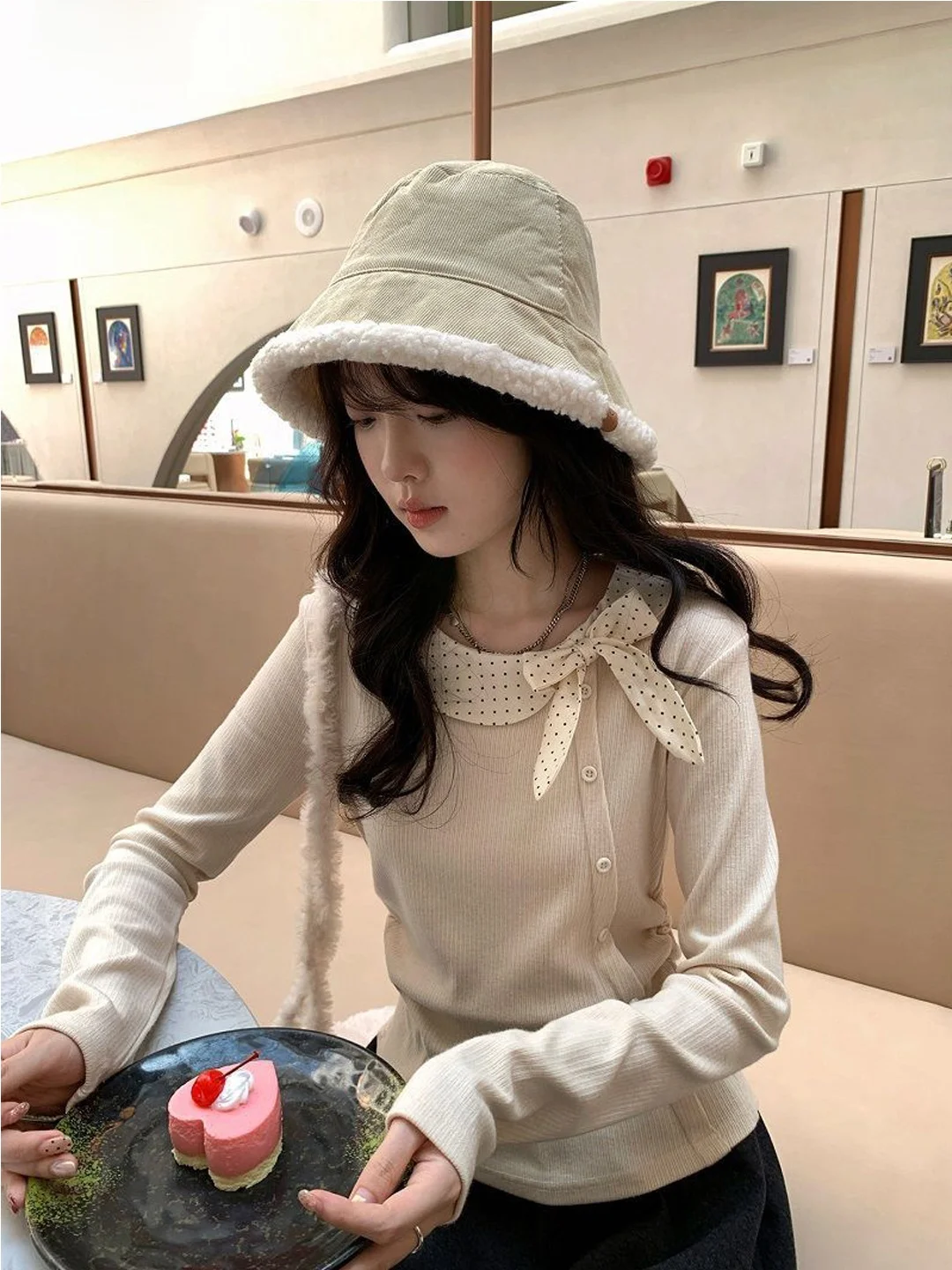 Korean Style Long Sleeve T-Shirt Women's Vintage Patchwork Polka Dot Color Block Knot Base Shirt Top for Autumn Winter
Korean Style Long Sleeve T-Shirt Women's Vintage Patchwork Polka Dot Color Block Knot Base Shirt Top for Autumn Winter