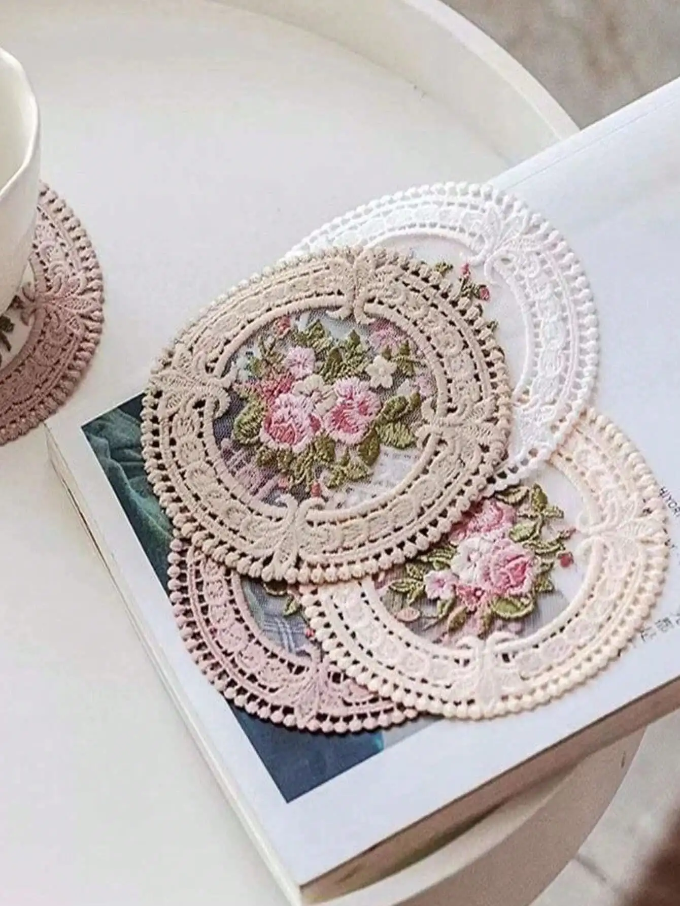 3pcs Vintage Lace Coasters, Elegant Floral Pattern - Heat Resistant, Decorative Table Mats, Suitable For Dining Table And Tea Set - Perfect Choice For Valentine's Day And Thanksgiving
3pcs Vintage Lace Coasters, Elegant Floral Pattern - Heat Resistant, Decorative Table Mats, Suitable For Dining Table And Tea Set - Perfect Choice For Valentine's Day And Thanksgiving