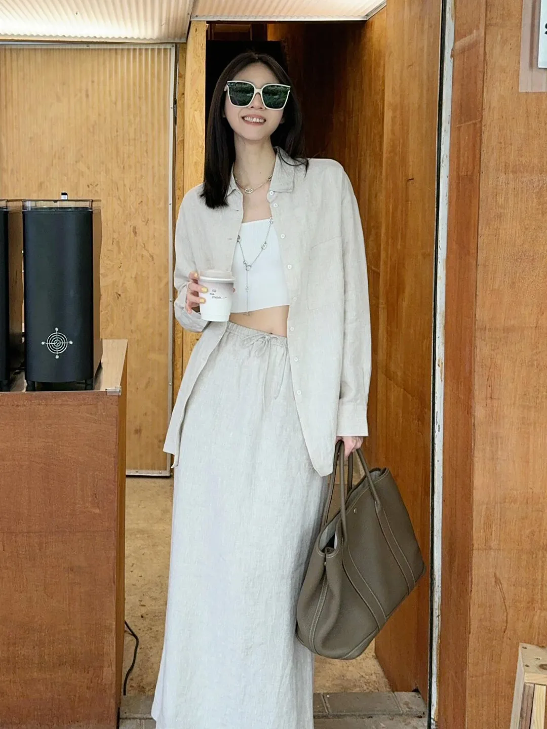 Slimming Effect Shirt And High Waist Skirt Two Piece Set for Women Summer Vacation Loose Fit Style Polyester Fiber Long Sleeve
Slimming Effect Shirt And High Waist Skirt Two Piece Set for Women Summer Vacation Loose Fit Style Polyester Fiber Long Sleeve