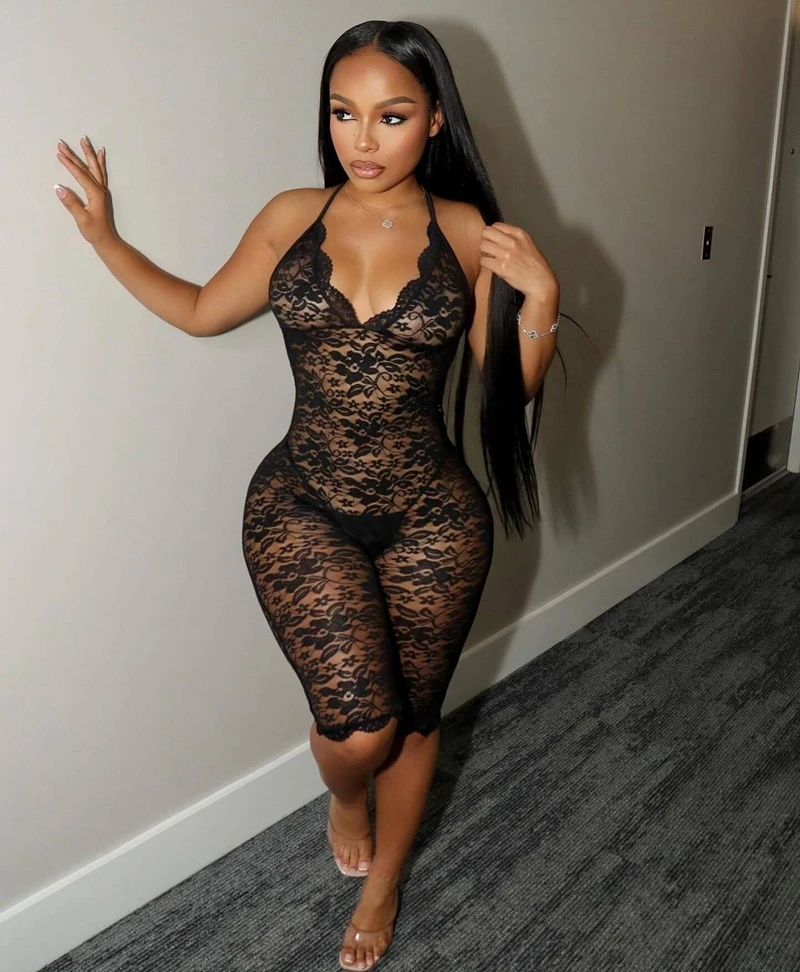 Stylish Lady Black Lace Knee Length Jumpsuits 2025 Autumn Women Halter Backless Bodycon Sexy Club Party Lingerie Rompers
Stylish Lady Black Lace Knee Length Jumpsuits 2025 Autumn Women Halter Backless Bodycon Sexy Club Party Lingerie Rompers