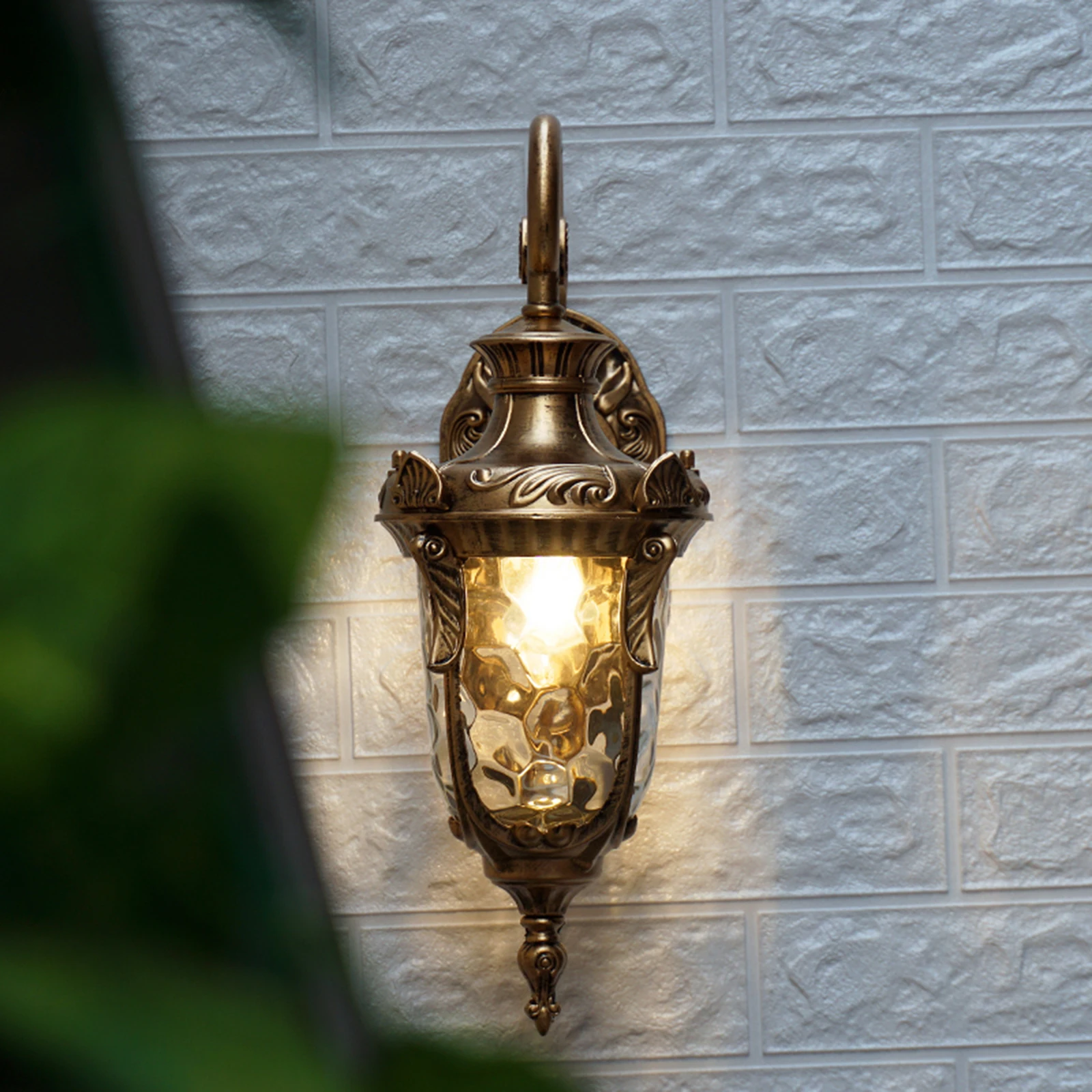 Vintage Bronze Wall-mounted Sconce, Small Antique Wall Light Fixture, Porch Lamp with E26 Socket for Indoor/Outdoor - 110-220V
Vintage Bronze Wall-mounted Sconce, Small Antique Wall Light Fixture, Porch Lamp with E26 Socket for Indoor/Outdoor - 110-220V