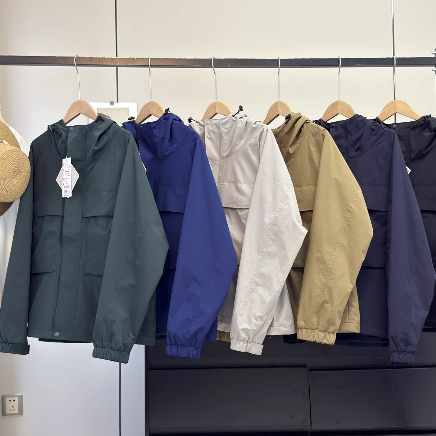 ex Outdoor Climbing Jaet Windproof Waterproof Hat Inteated Workwear Sle Long Sve Zipper Closure Color
ex Outdoor Climbing Jaet Windproof Waterproof Hat Inteated Workwear Sle Long Sve Zipper Closure Color