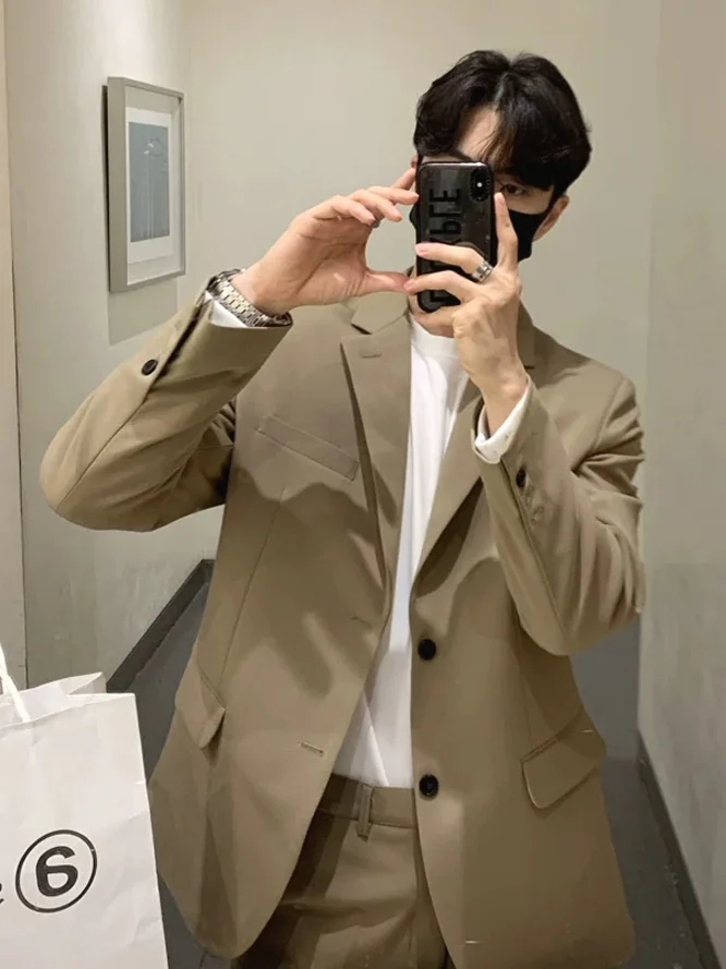 Повседневный корейский мужской приталенный пиджак на одной пуговице, легкий, для работы и поездок, верхняя одежда с длинным рукавом, однотонный
Повседневный корейский мужской приталенный пиджак на одной пуговице, легкий, для работы и поездок, верхняя одежда с длинным рукавом, однотонный