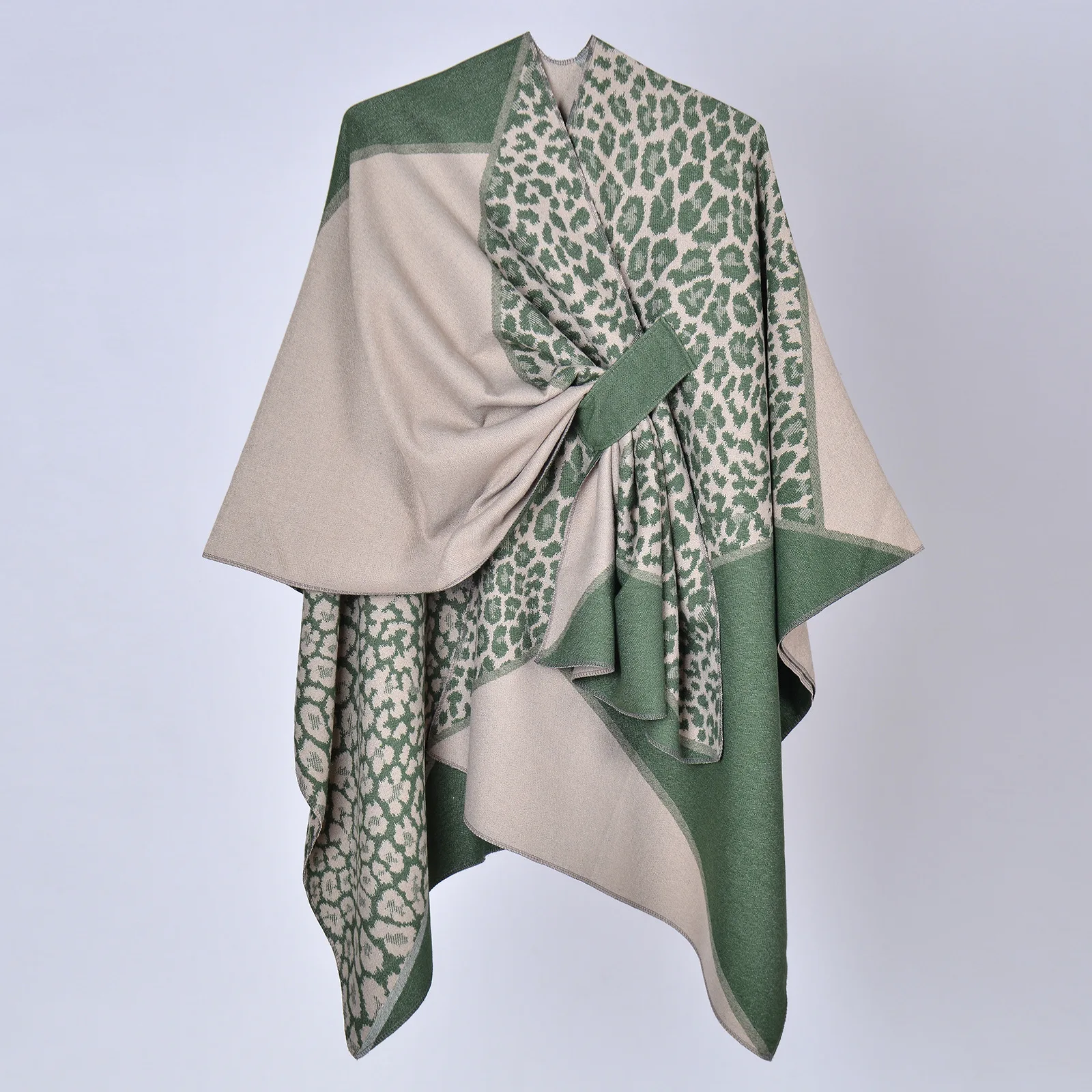 Versatile new Cloak product leopard print pattern jacquard shawl women Cape autumn winter ethnic style warmth Poncho P2
Versatile new Cloak product leopard print pattern jacquard shawl women Cape autumn winter ethnic style warmth Poncho P2