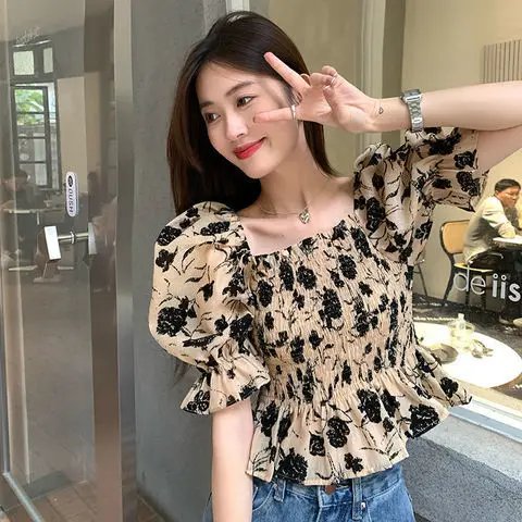 Short-sleeved Chiffon Shirt for Women with Thin Waist to Make Them Look Slim and Cover Their Belly Ruffle Puff Sleeves
Short-sleeved Chiffon Shirt for Women with Thin Waist to Make Them Look Slim and Cover Their Belly Ruffle Puff Sleeves
