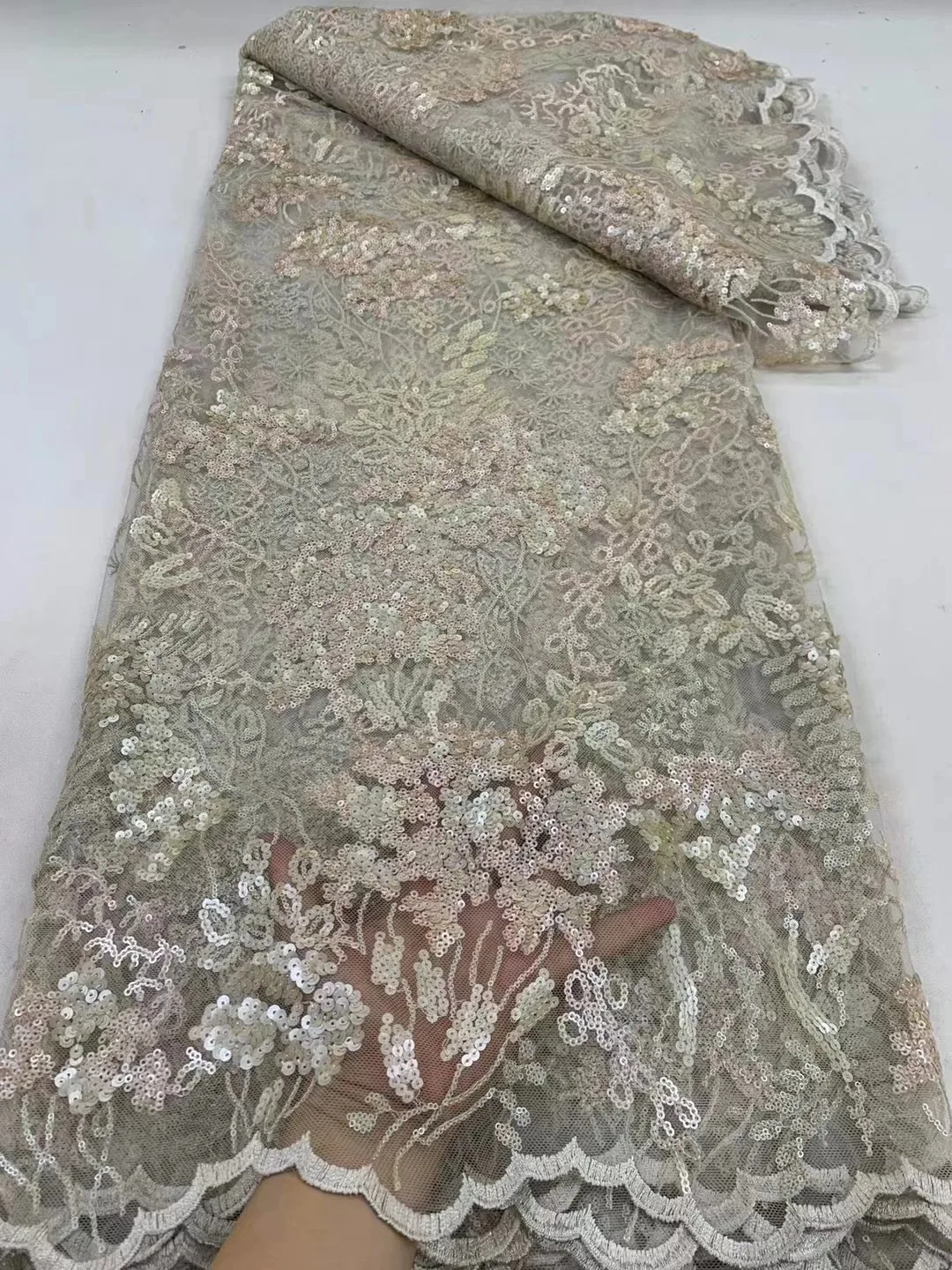 African Lace Fabric 2024 5Yards Embroidered Nigerian Laces Fabric Bridal High Quality French Tulle Lace Fabric For Dress
African Lace Fabric 2024 5Yards Embroidered Nigerian Laces Fabric Bridal High Quality French Tulle Lace Fabric For Dress