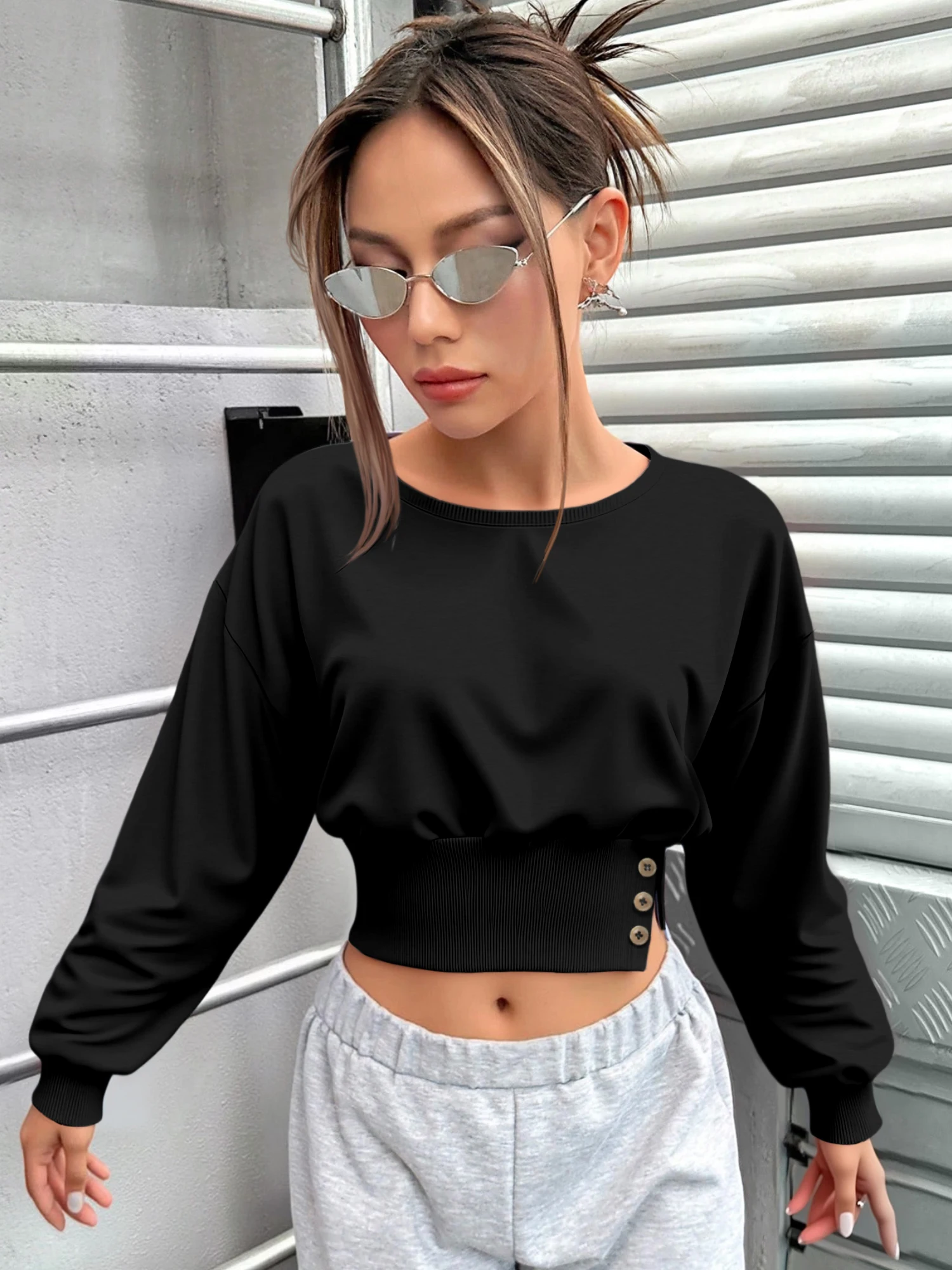 2026 New Arrival Cropped Sweatshirt, Women's Long Sleeve Loose Pullover, Button Accent Casual Daily Streetwear Top
2026 New Arrival Cropped Sweatshirt, Women's Long Sleeve Loose Pullover, Button Accent Casual Daily Streetwear Top