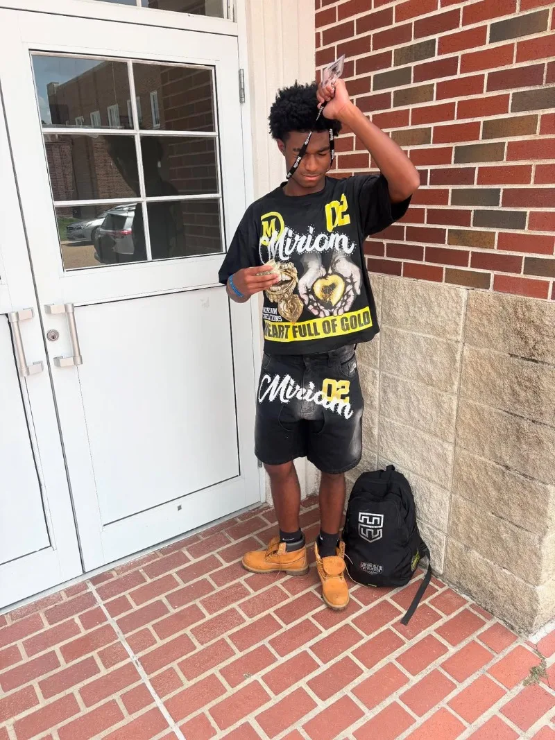 Y2K Мужская футболка с буквенным графическим принтом в стиле ретро, уличная мода, готический стиль, Harajuku, хип-хоп, пара, повседневная одежда для мужчин и женщин
Y2K Мужская футболка с буквенным графическим принтом в стиле ретро, уличная мода, готический стиль, Harajuku, хип-хоп, пара, повседневная одежда для мужчин и женщин