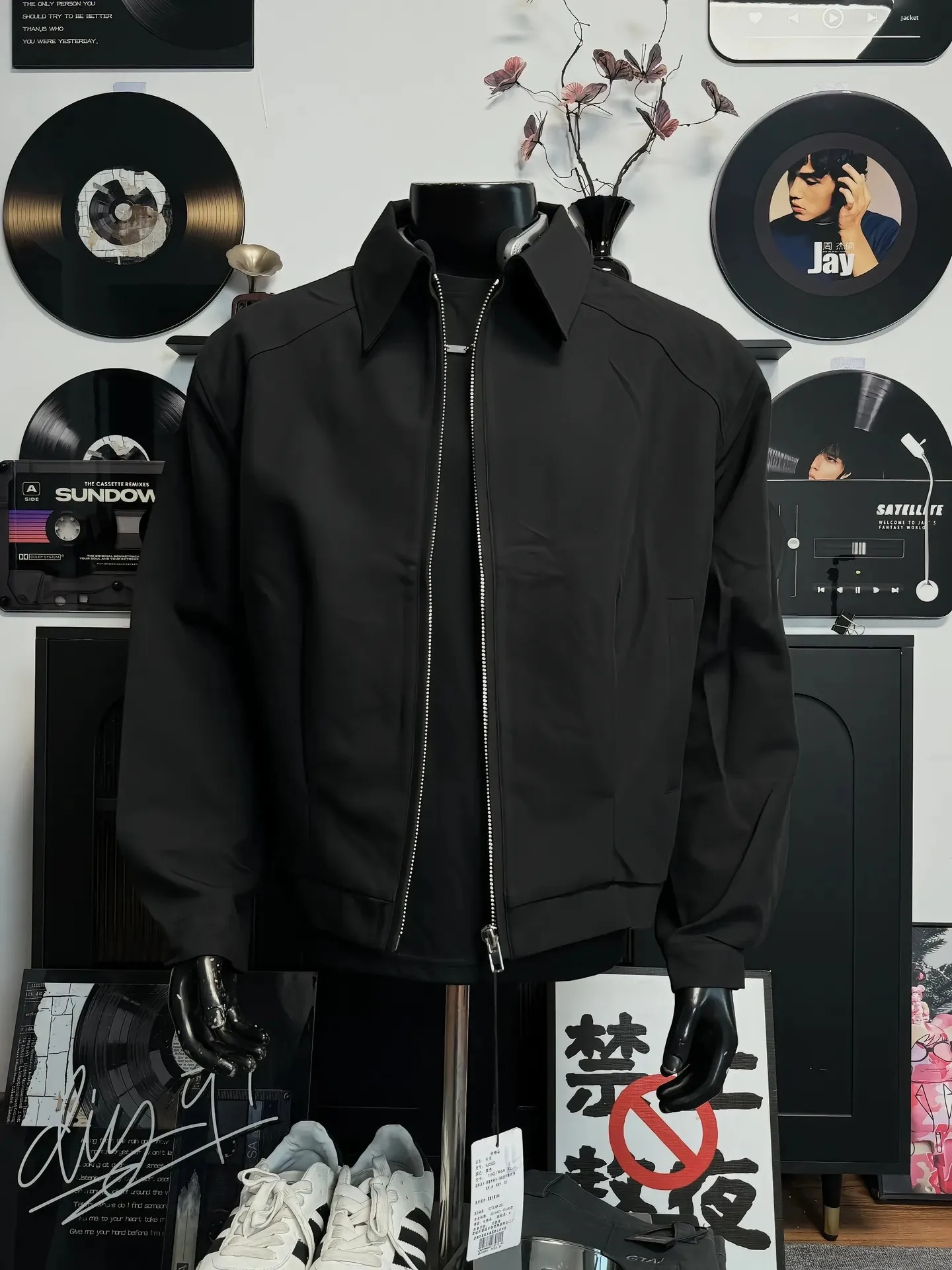 Мужская осенняя куртка Bla Shoulder Pad Adstrative Jaet в стиле High Street, свободного кроя, для спортивных игр, в американском стиле High Street Fashion
Мужская осенняя куртка Bla Shoulder Pad Adstrative Jaet в стиле High Street, свободного кроя, для спортивных игр, в американском стиле High Street Fashion