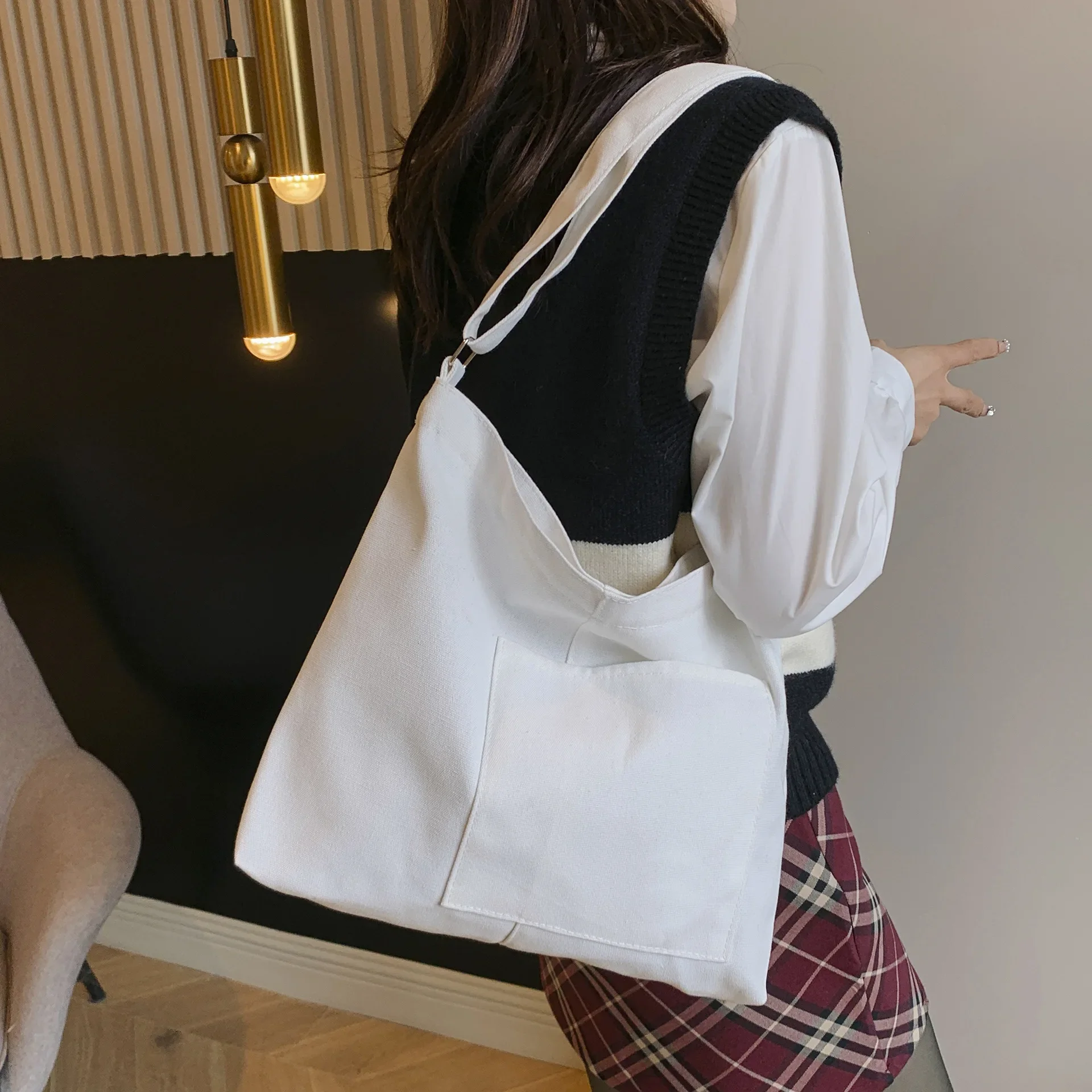 Women's Shopping Bags Canvas Commuter Vest Bag Cotton Cloth White Black Series Supermarket Grocery Handbags Tote School Bag
Women's Shopping Bags Canvas Commuter Vest Bag Cotton Cloth White Black Series Supermarket Grocery Handbags Tote School Bag