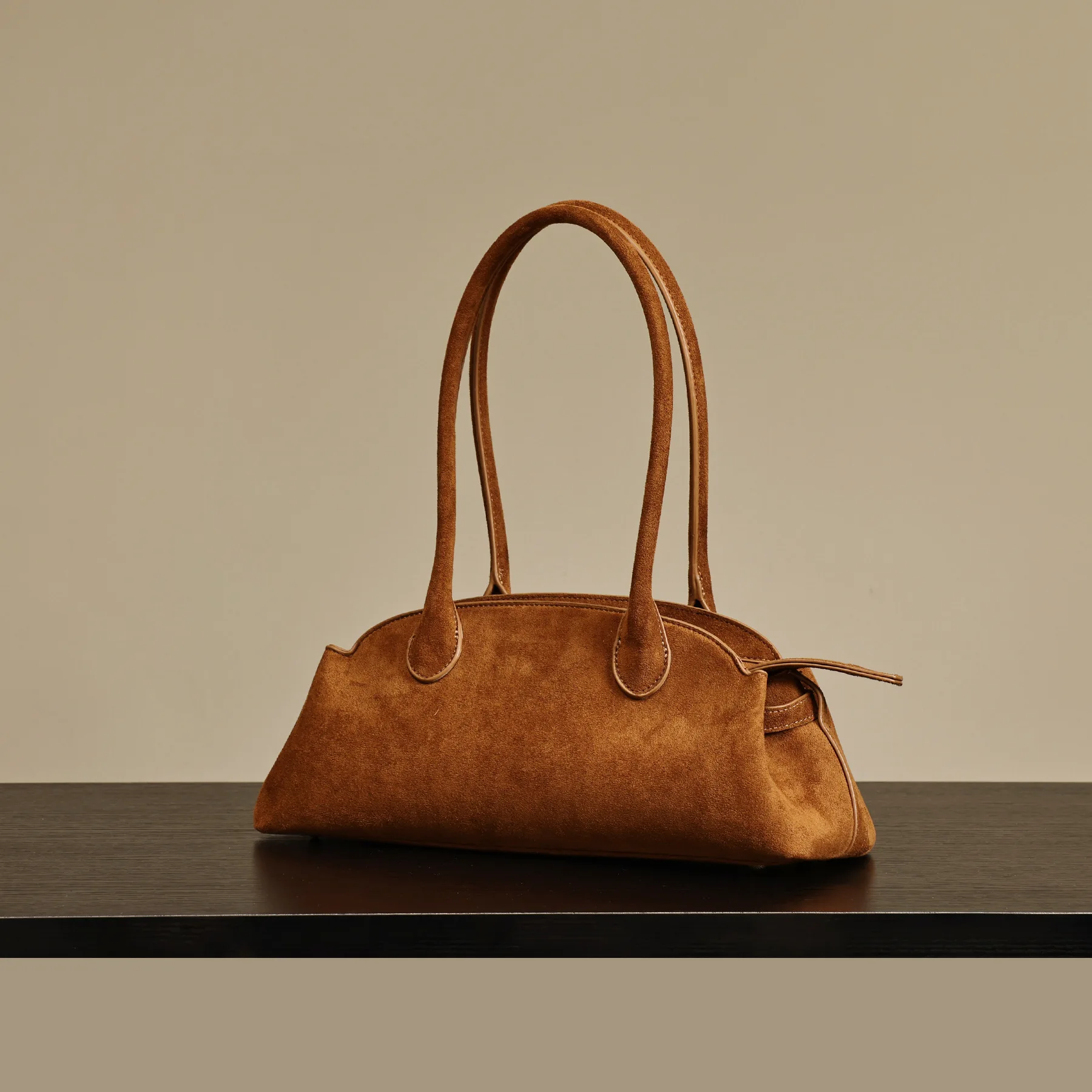 2025 Autumn/Winter New Matte Leather Women Handbag With High-end Design Single Shoulder Underarm Tote Bag
2025 Autumn/Winter New Matte Leather Women Handbag With High-end Design Single Shoulder Underarm Tote Bag