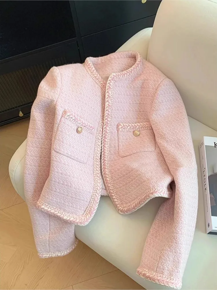 Elegant Tweed Jacket Women Autumn Winter 2025 New Fashion Sweet Pink Cropped Coats Office Lady Single Breasted Blazer Outerwear
Elegant Tweed Jacket Women Autumn Winter 2025 New Fashion Sweet Pink Cropped Coats Office Lady Single Breasted Blazer Outerwear