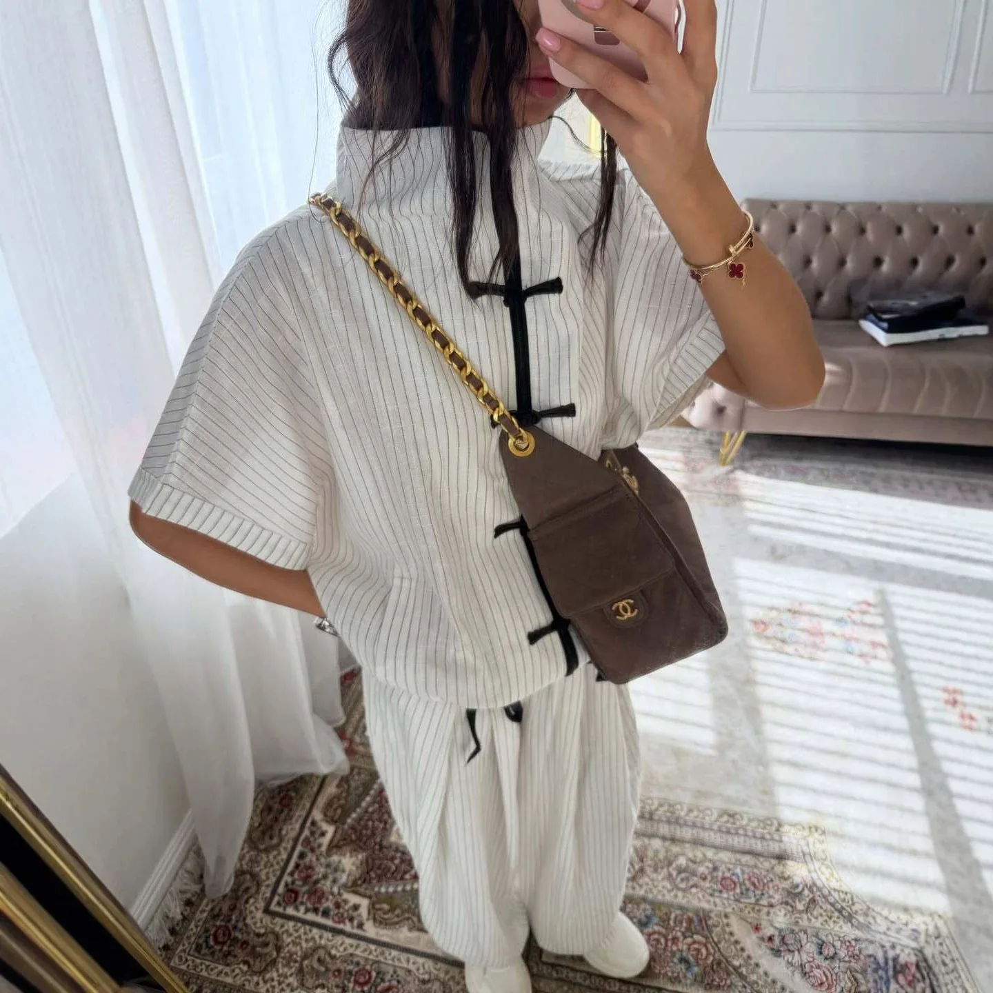 Stripe Chinese 2pcs Women's Jackets Set Stand Collar Button Short Sleeve Coats High Waist Wide Leg Pants 2026 Summer Outwear
Stripe Chinese 2pcs Women's Jackets Set Stand Collar Button Short Sleeve Coats High Waist Wide Leg Pants 2026 Summer Outwear