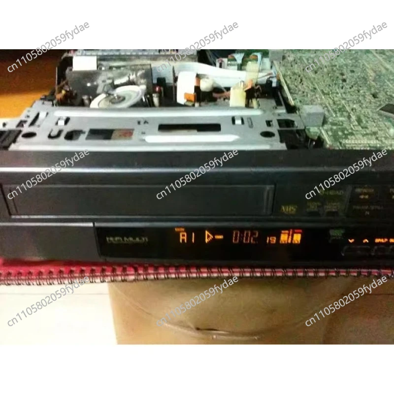 HD82 six-head stereo tape recorder, fully functional 1PC not brand new
HD82 six-head stereo tape recorder, fully functional 1PC not brand new