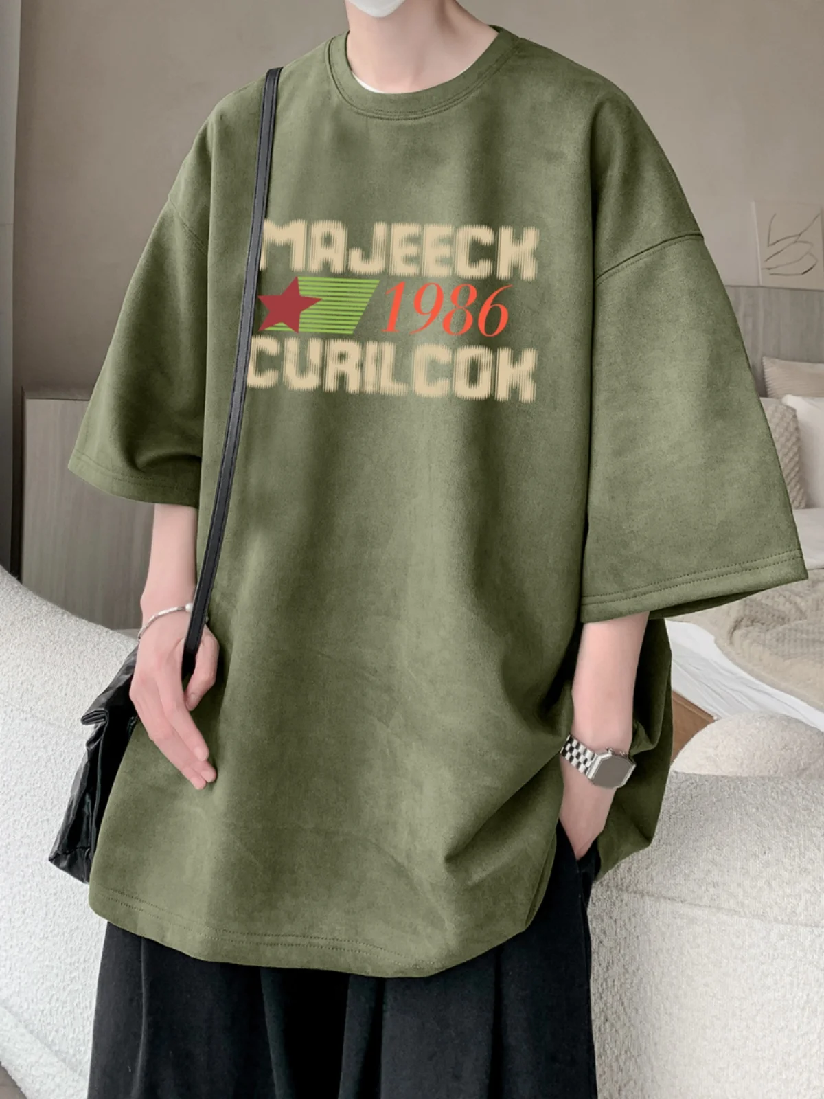 Мужская летняя футболка свободного кроя из замши с принтом, повседневная, летняя, модная, брендовая
Мужская летняя футболка свободного кроя из замши с принтом, повседневная, летняя, модная, брендовая