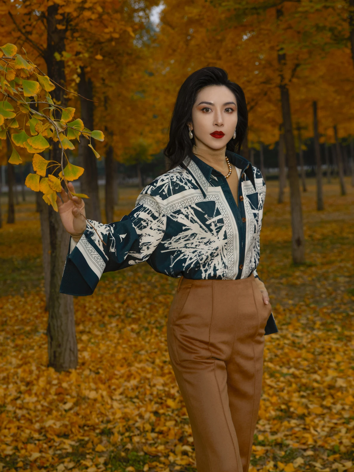 Женская повседневная футболка из полиэстера с текстурой винтажного стиля, коллаборация с художником Bla Printed, длинный рукав, для бизнеса и отдыха...
Женская повседневная футболка из полиэстера с текстурой винтажного стиля, коллаборация с художником Bla Printed, длинный рукав, для бизнеса и отдыха...