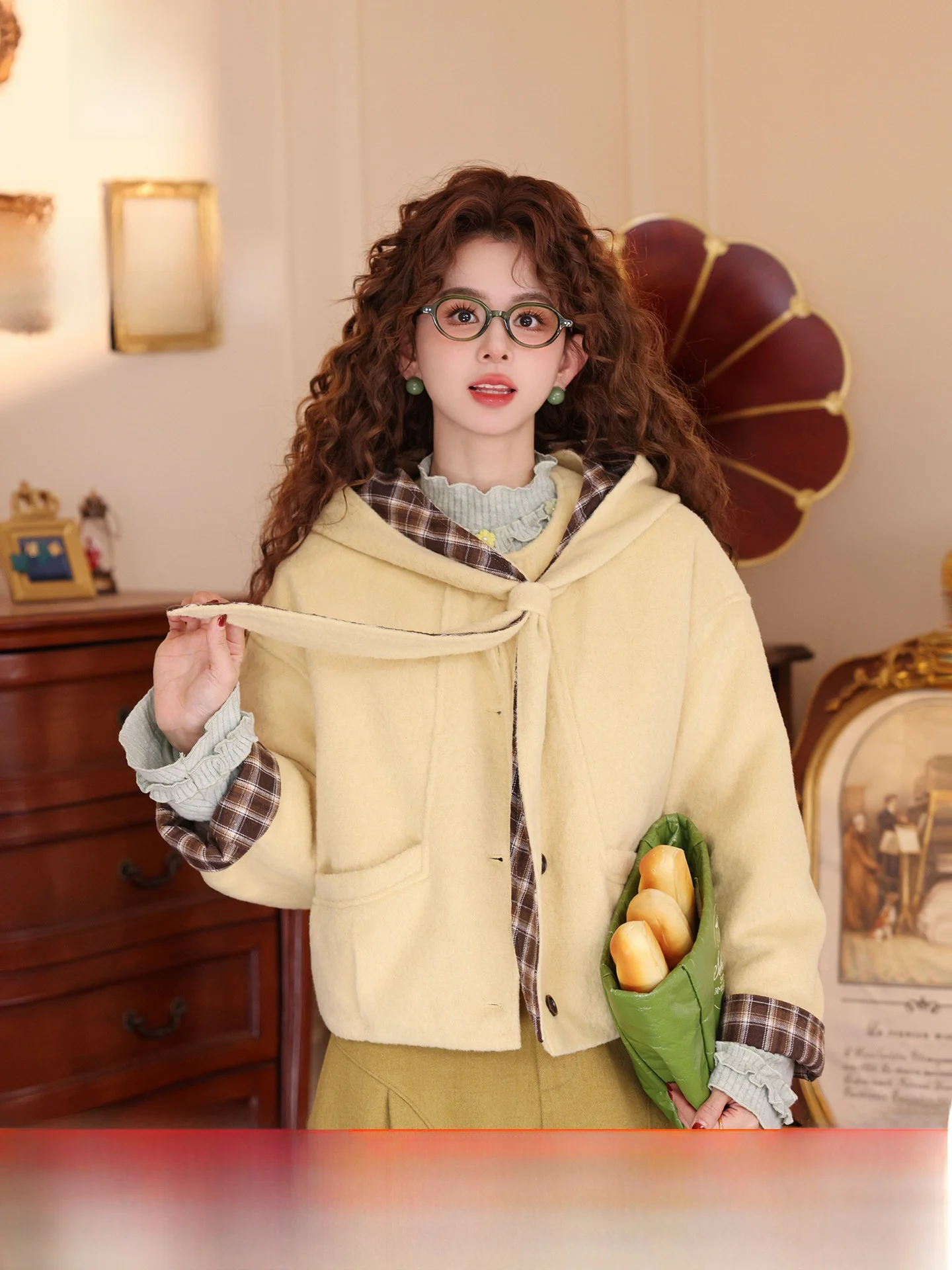 Желтое шерстяное пальто Du down Jaet для женщин: свободный крой, повседневное, теплое, осенне-зимнее, модное, ретро, прямой силуэт, новинка Xie Jin
Желтое шерстяное пальто Du down Jaet для женщин: свободный крой, повседневное, теплое, осенне-зимнее, модное, ретро, прямой силуэт, новинка Xie Jin