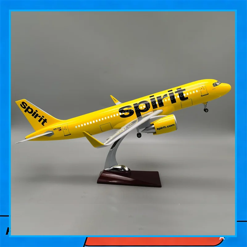 Модель самолета Spirit Airlines A320, 47 см, статическая имитация гражданского самолета со светодиодной подсветкой и колесами, авиационный настольный сувенир
Модель самолета Spirit Airlines A320, 47 см, статическая имитация гражданского самолета со светодиодной подсветкой и колесами, авиационный настольный сувенир