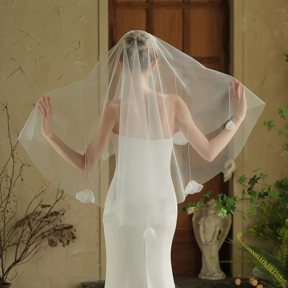 Vintage Short Wedding Veils with 3D Flowers Bride to be Wedding Party Decorations Bridal Gown
Vintage Short Wedding Veils with 3D Flowers Bride to be Wedding Party Decorations Bridal Gown
