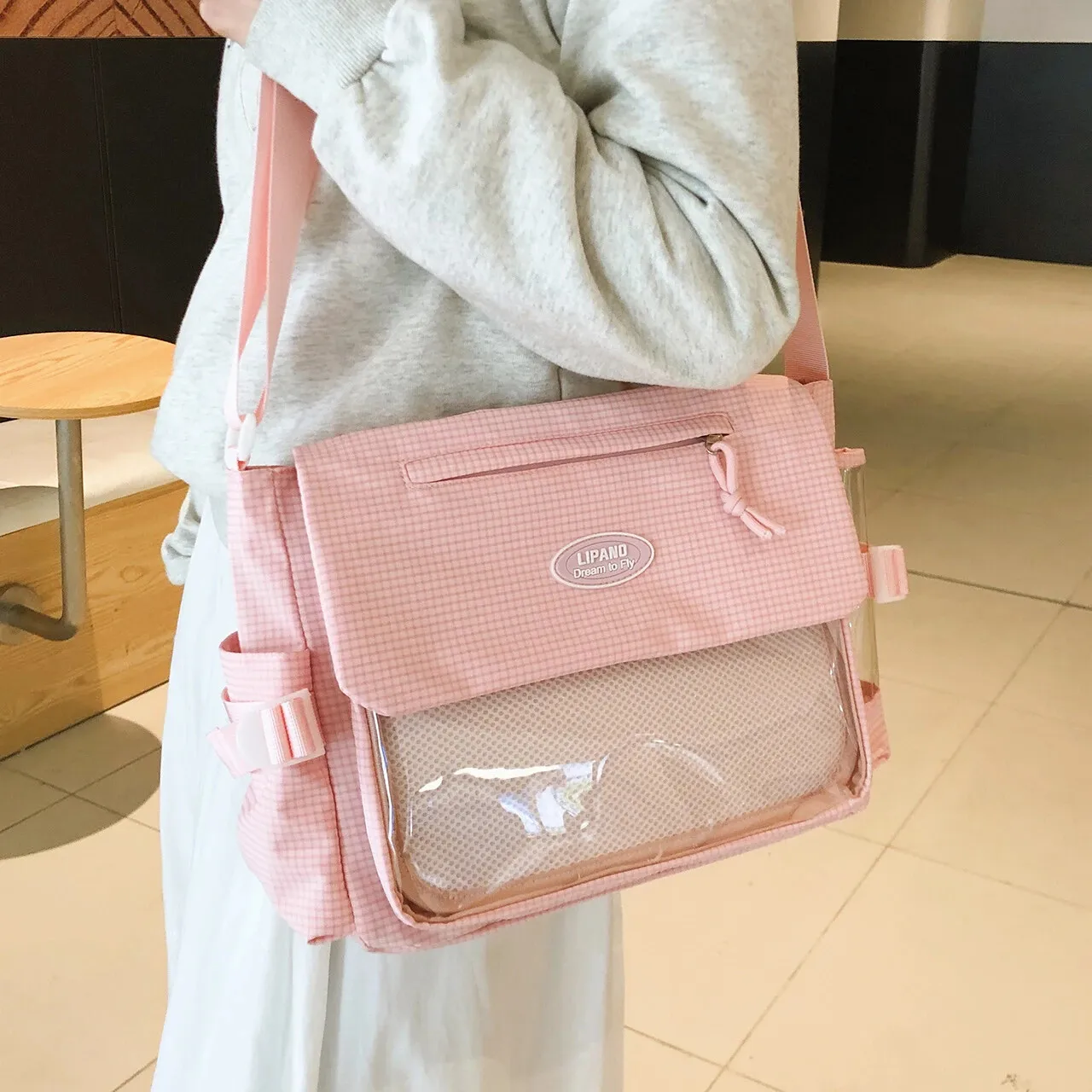 Новая сумка Y2K в стиле Ita Bag: вместительная сумка через плечо, мессенджер, прозрачная сумка-кроссбоди для девочек в стиле Лолита, повседневная сумка для самостоятельного декорирования
Новая сумка Y2K в стиле Ita Bag: вместительная сумка через плечо, мессенджер, прозрачная сумка-кроссбоди для девочек в стиле Лолита, повседневная сумка для самостоятельного декорирования