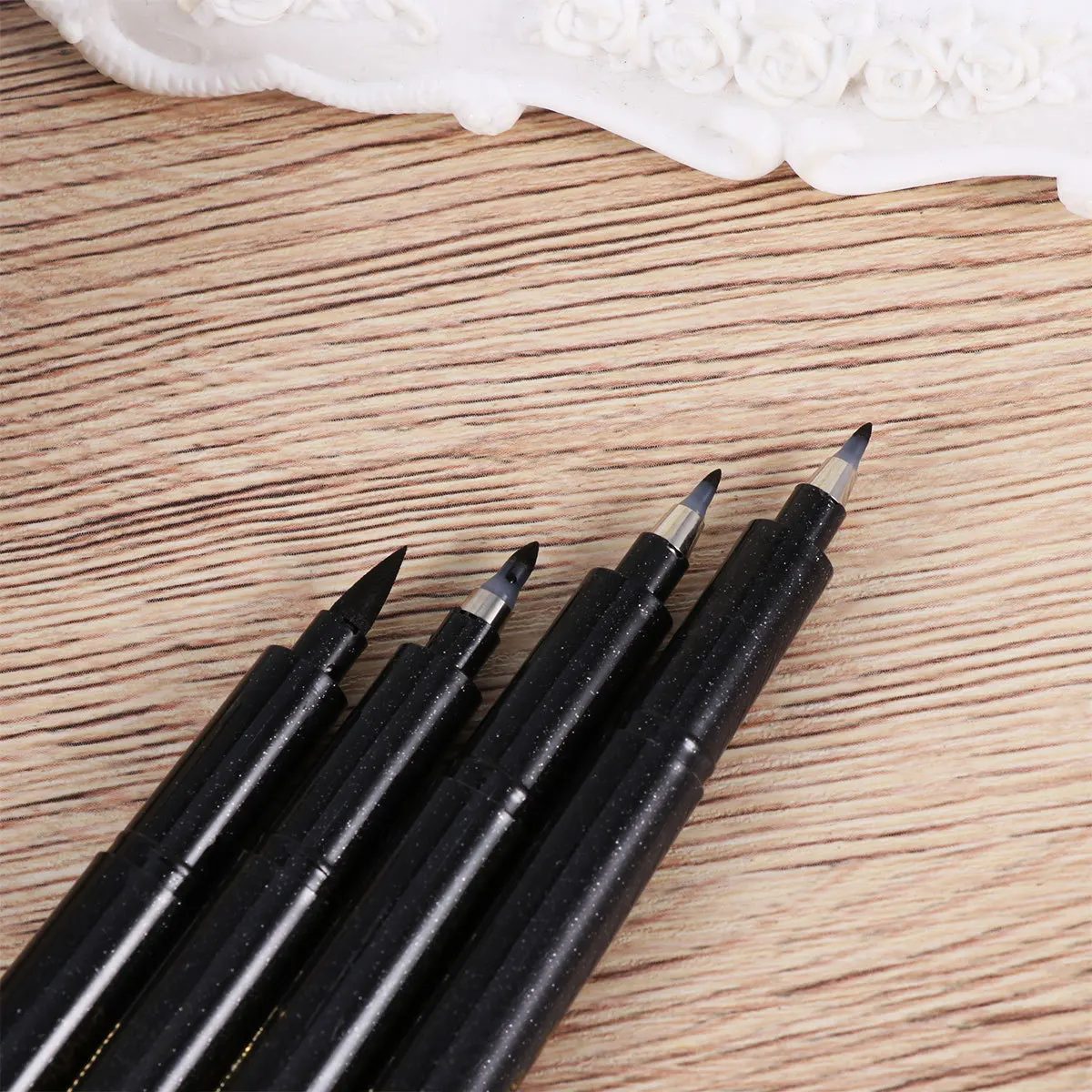 1Set Calligraphy Pens Chinese Japanese Writing Brushes Refillable Marker Pens for Calligraphy Lettering
1Set Calligraphy Pens Chinese Japanese Writing Brushes Refillable Marker Pens for Calligraphy Lettering