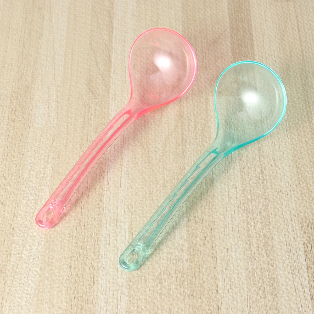 2pcs Candy Color Translucent Plastic Ladles Soup Spoon Kitchen Utensils Hygienic Safety Non Rough Everyday Use Catering Picnics
2pcs Candy Color Translucent Plastic Ladles Soup Spoon Kitchen Utensils Hygienic Safety Non Rough Everyday Use Catering Picnics