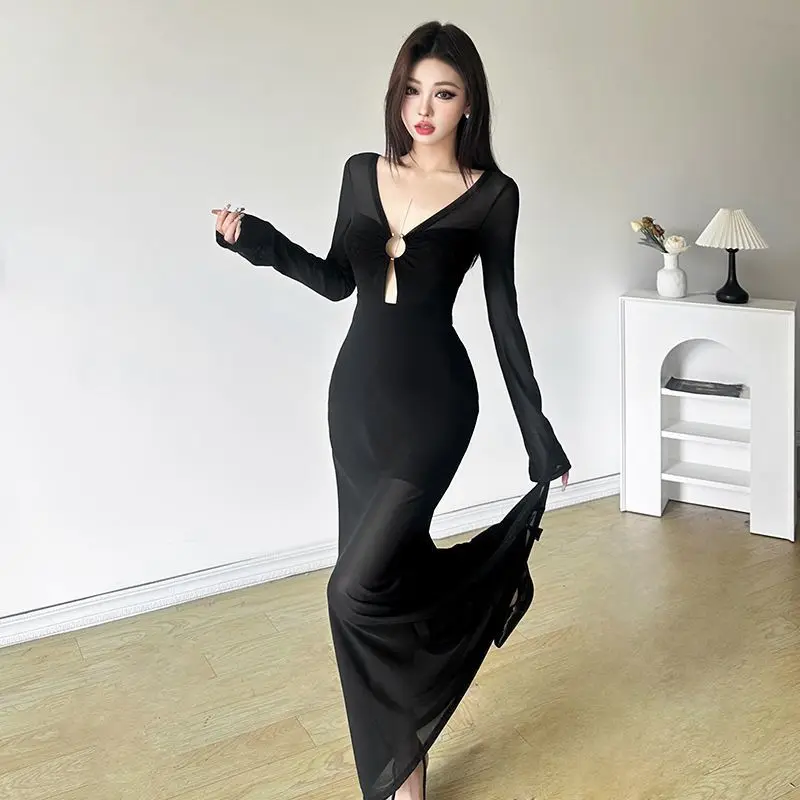 Women's Autumn Spring Dress V-neck Ring Buckle Openwork Solid Color Simple Comfortable Casual Design Fashion New Niche Versatile
Women's Autumn Spring Dress V-neck Ring Buckle Openwork Solid Color Simple Comfortable Casual Design Fashion New Niche Versatile