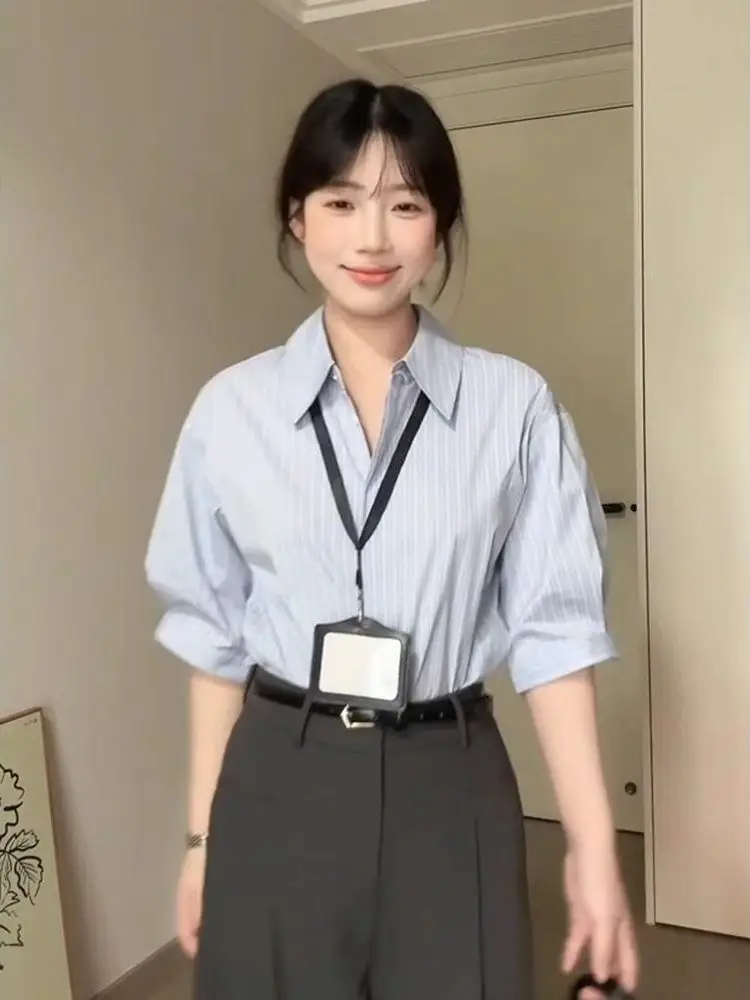 Blue Striped Women's Shirt 2025 New Simple High-End Commute Career Interview Personality Set Fashionable Two-Piece Suit
Blue Striped Women's Shirt 2025 New Simple High-End Commute Career Interview Personality Set Fashionable Two-Piece Suit