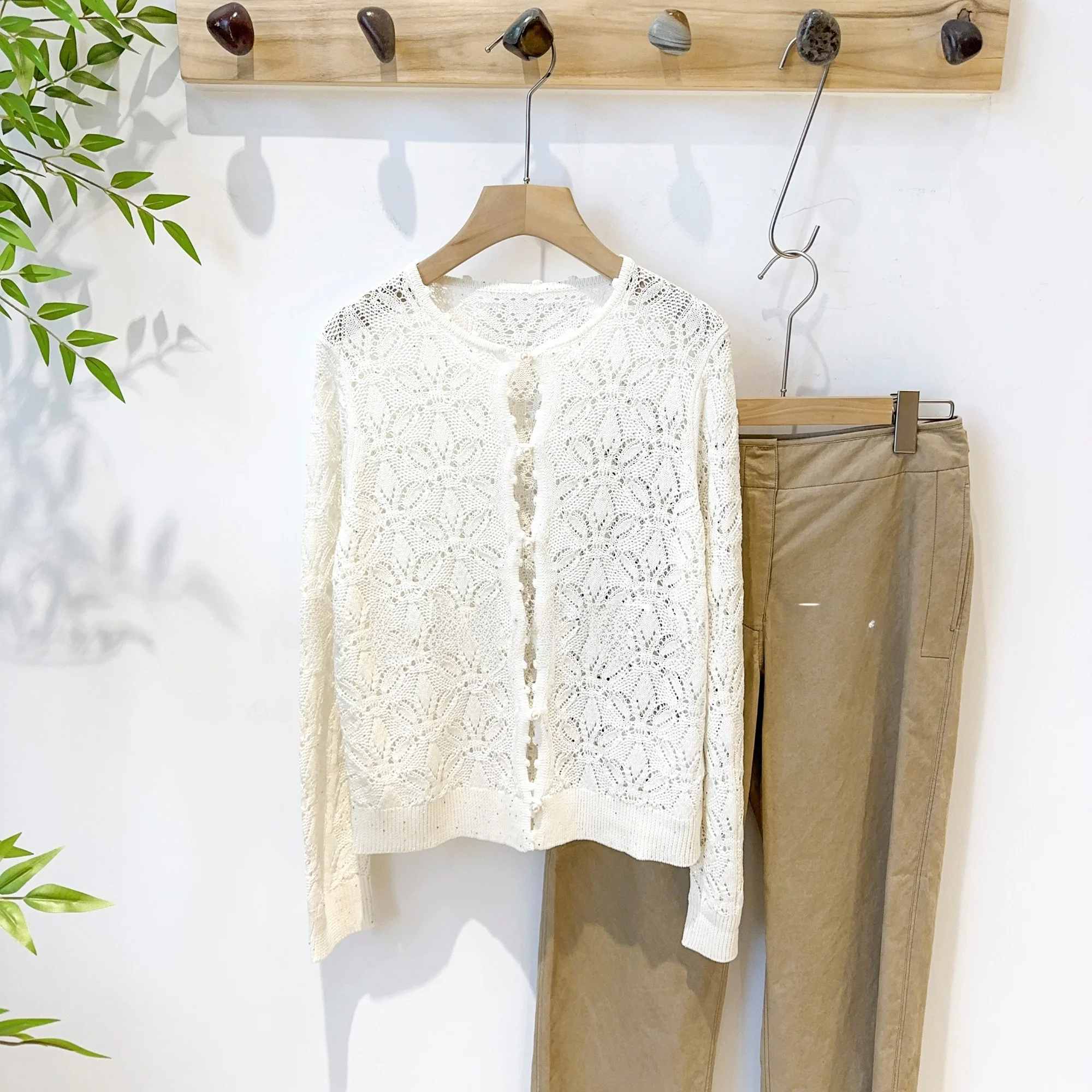 Mimifafa Lin Lyocell New 26 Hollow out Knitted Cardigan Soft Style Long Sleeve Regular Length Floral Pattern Button Closure
Mimifafa Lin Lyocell New 26 Hollow out Knitted Cardigan Soft Style Long Sleeve Regular Length Floral Pattern Button Closure