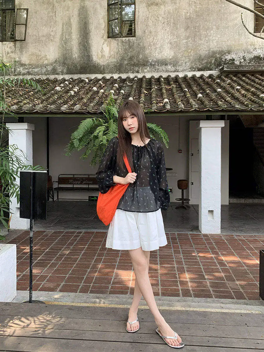 Linyunyun Bla Floral Print See-tough Long Sve Women's Loose Thin irt Sun Protection Spring Summer New Arrival
Linyunyun Bla Floral Print See-tough Long Sve Women's Loose Thin irt Sun Protection Spring Summer New Arrival