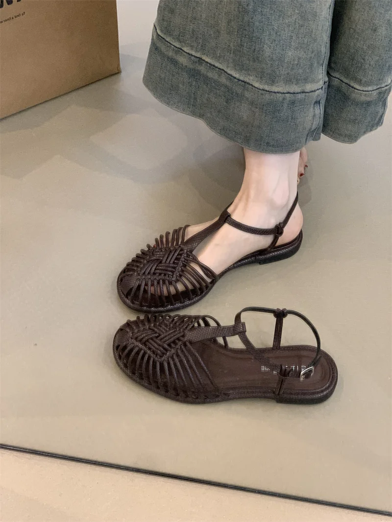 2025 Women Low Heels Sandals Woven Hollow Out Roman Sandals Fashion Lace-up Round Head Sandals Summer Casual Ankle Strap Flats
2025 Women Low Heels Sandals Woven Hollow Out Roman Sandals Fashion Lace-up Round Head Sandals Summer Casual Ankle Strap Flats