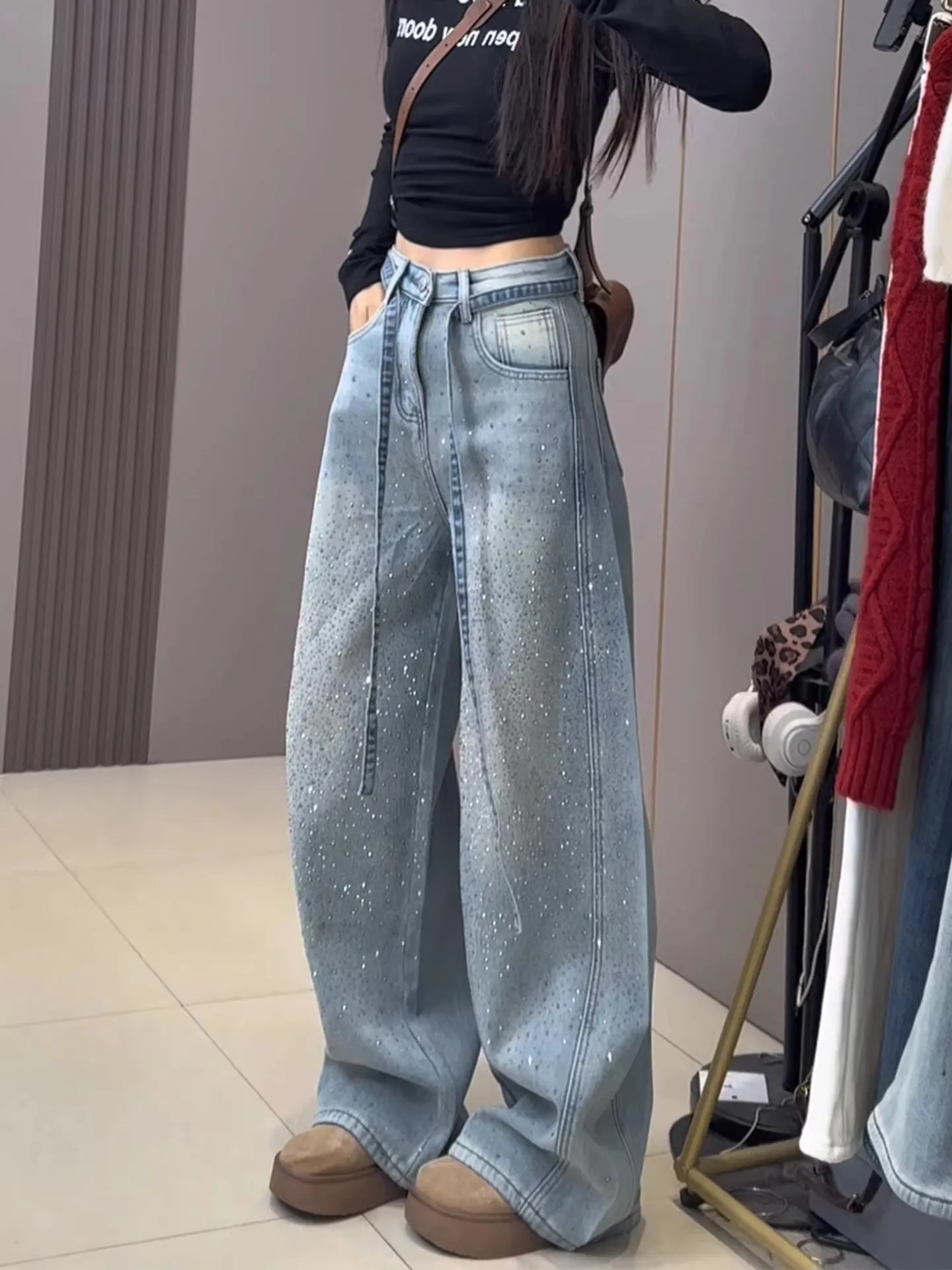 Retro American Fleece Lined Wide Leg Jeans Women's Loose Fit Floor Length Straight Cut Trousers Casual High Waist Zipper Closure
Retro American Fleece Lined Wide Leg Jeans Women's Loose Fit Floor Length Straight Cut Trousers Casual High Waist Zipper Closure