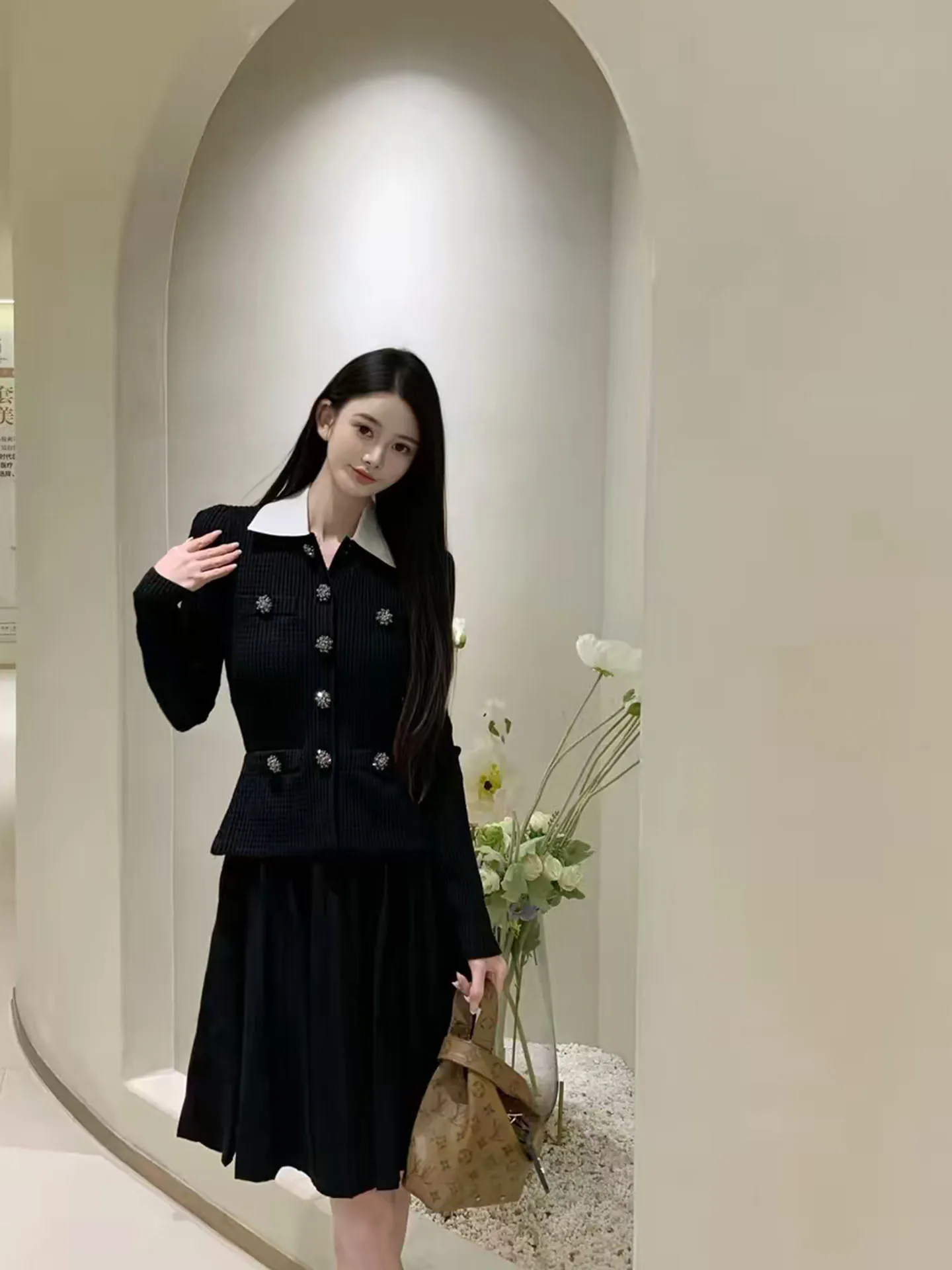 Women's Knitted Wrap Waist Dress with Multi-Button Pleated Short Skirt Two-Piece Look Comfortable Long Sleeve Winter New Style
Women's Knitted Wrap Waist Dress with Multi-Button Pleated Short Skirt Two-Piece Look Comfortable Long Sleeve Winter New Style