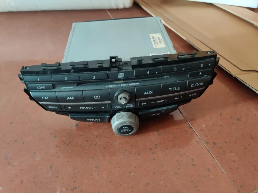 Для 08-13 Honda 8 поколения Accord CD Player Radio 1 шт. (бывший в употреблении автозапчасти)
Для 08-13 Honda 8 поколения Accord CD Player Radio 1 шт. (бывший в употреблении автозапчасти)