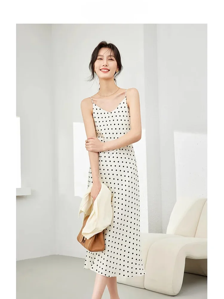 2024 Spring Summer French Style Dot Spaghetti Strap Dress for Women Elegant V-Neck A-Line Midi Sundress
2024 Spring Summer French Style Dot Spaghetti Strap Dress for Women Elegant V-Neck A-Line Midi Sundress