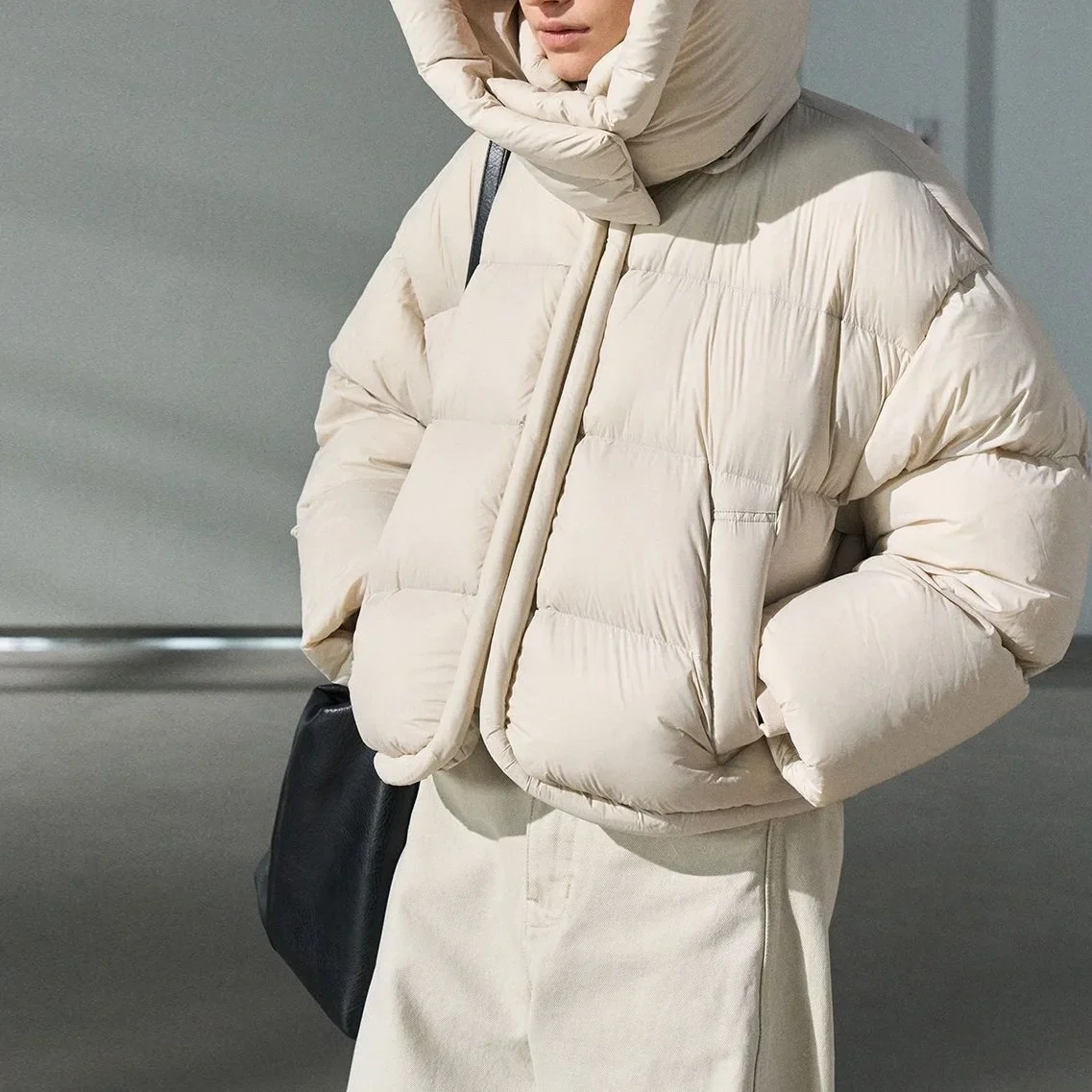 NEW Korean Style Thickened Short Bread Jacket Warm Stand Collar Loose Fit Versatile Design Lightweight Cotton Outerwear
NEW Korean Style Thickened Short Bread Jacket Warm Stand Collar Loose Fit Versatile Design Lightweight Cotton Outerwear