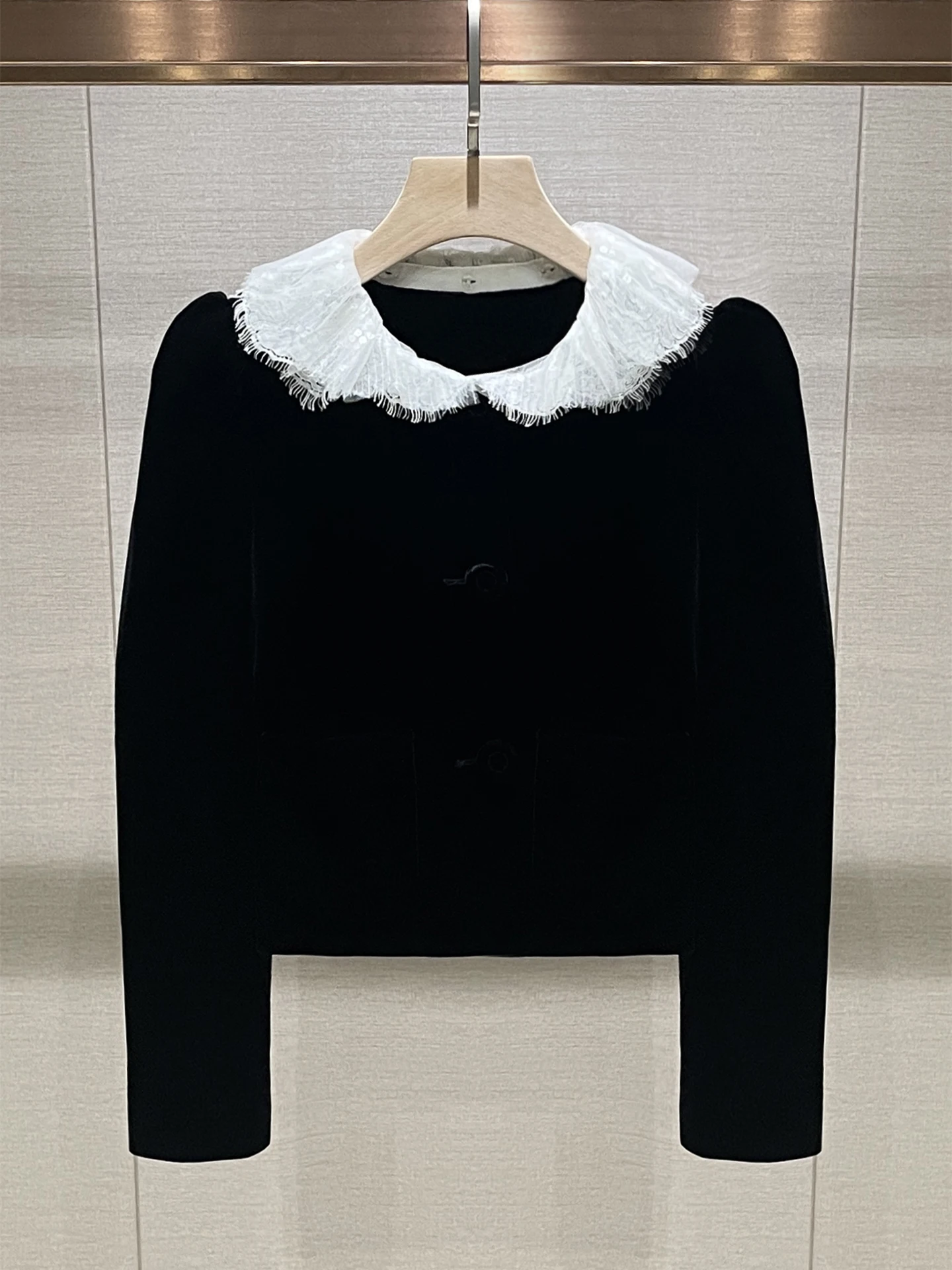 Ele Lady Sle Lace Long Sve Velvet Jaet Bla Casual Doll Collar Coat Breathable ort Outerwear Women's Faion
Ele Lady Sle Lace Long Sve Velvet Jaet Bla Casual Doll Collar Coat Breathable ort Outerwear Women's Faion