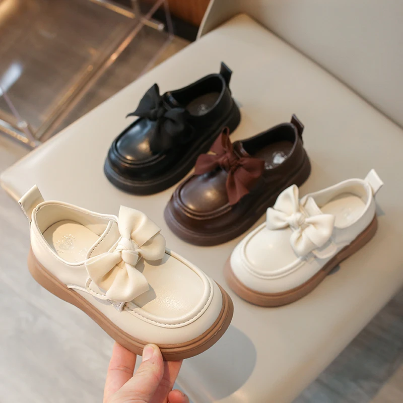 Модная кожаная обувь для девочек от 2 до 18 лет, коричневая прогулочная обувь для девочек с бантом, бежевая сто с нескользящей детской обувью для малышей
Модная кожаная обувь для девочек от 2 до 18 лет, коричневая прогулочная обувь для девочек с бантом, бежевая сто с нескользящей детской обувью для малышей