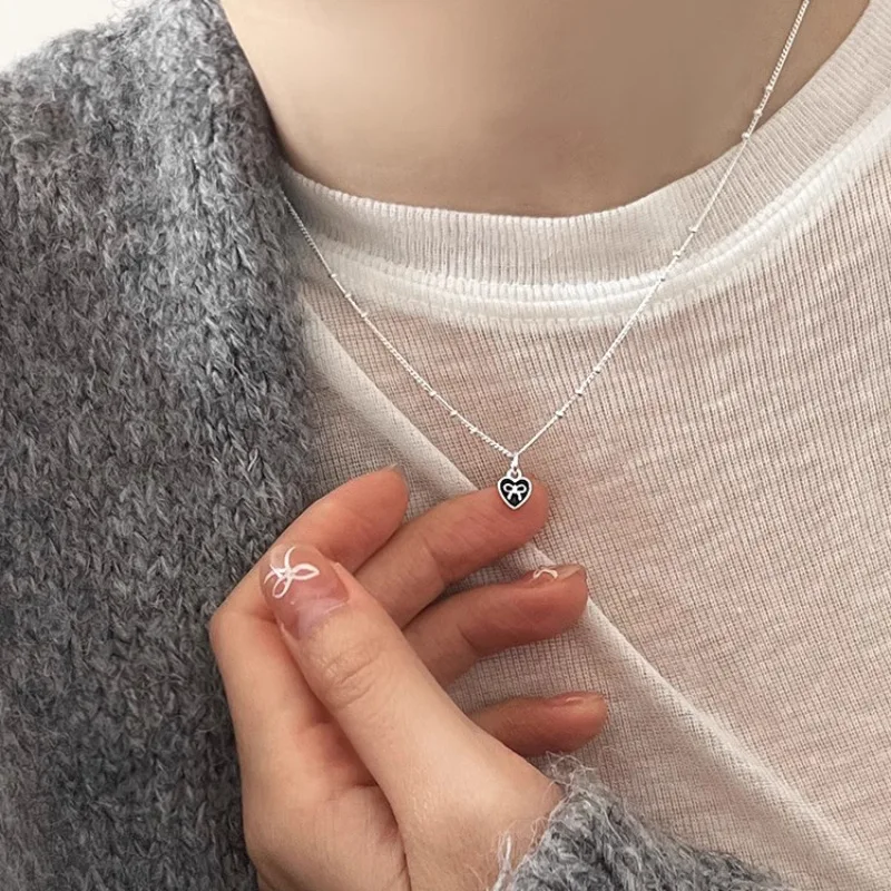VENTFILLE 925 Sterling Silver Love Heart Necklace for Women Girl Black Drop Glaze Bow Knot Bead Jewelry Sweet Gift Dropshipping
VENTFILLE 925 Sterling Silver Love Heart Necklace for Women Girl Black Drop Glaze Bow Knot Bead Jewelry Sweet Gift Dropshipping