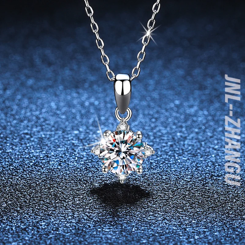 Fashionable and Versatile Octagonal Star Moissanite Pendant S925 Sterling Silver Necklace Female
Fashionable and Versatile Octagonal Star Moissanite Pendant S925 Sterling Silver Necklace Female