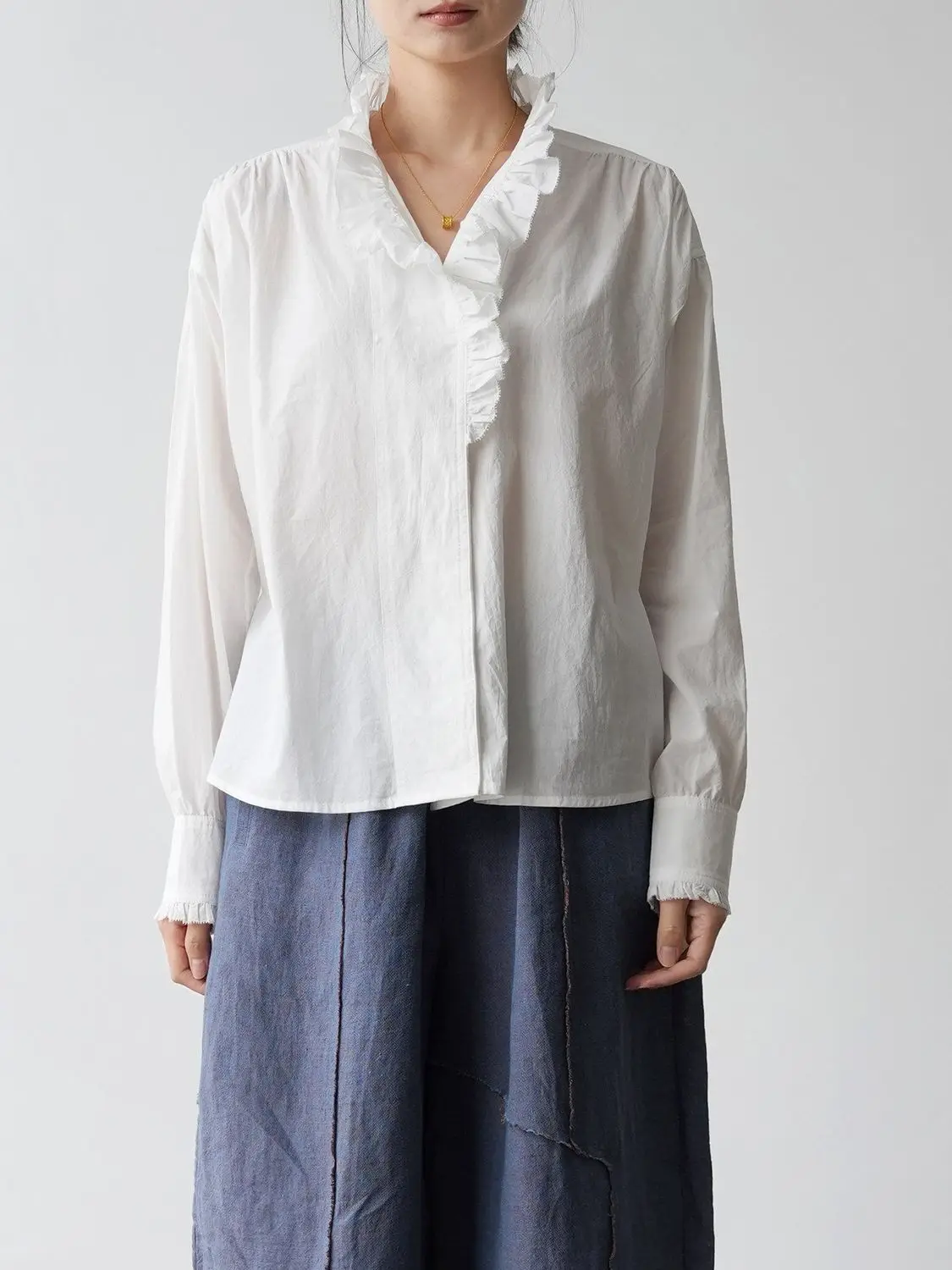 Dave&di Temperament: Pure Cotton Fairy Style Wear Stand Up Collar Lotus Leaf Side Sleeves Fallen Shoulders Western Style
Dave&di Temperament: Pure Cotton Fairy Style Wear Stand Up Collar Lotus Leaf Side Sleeves Fallen Shoulders Western Style