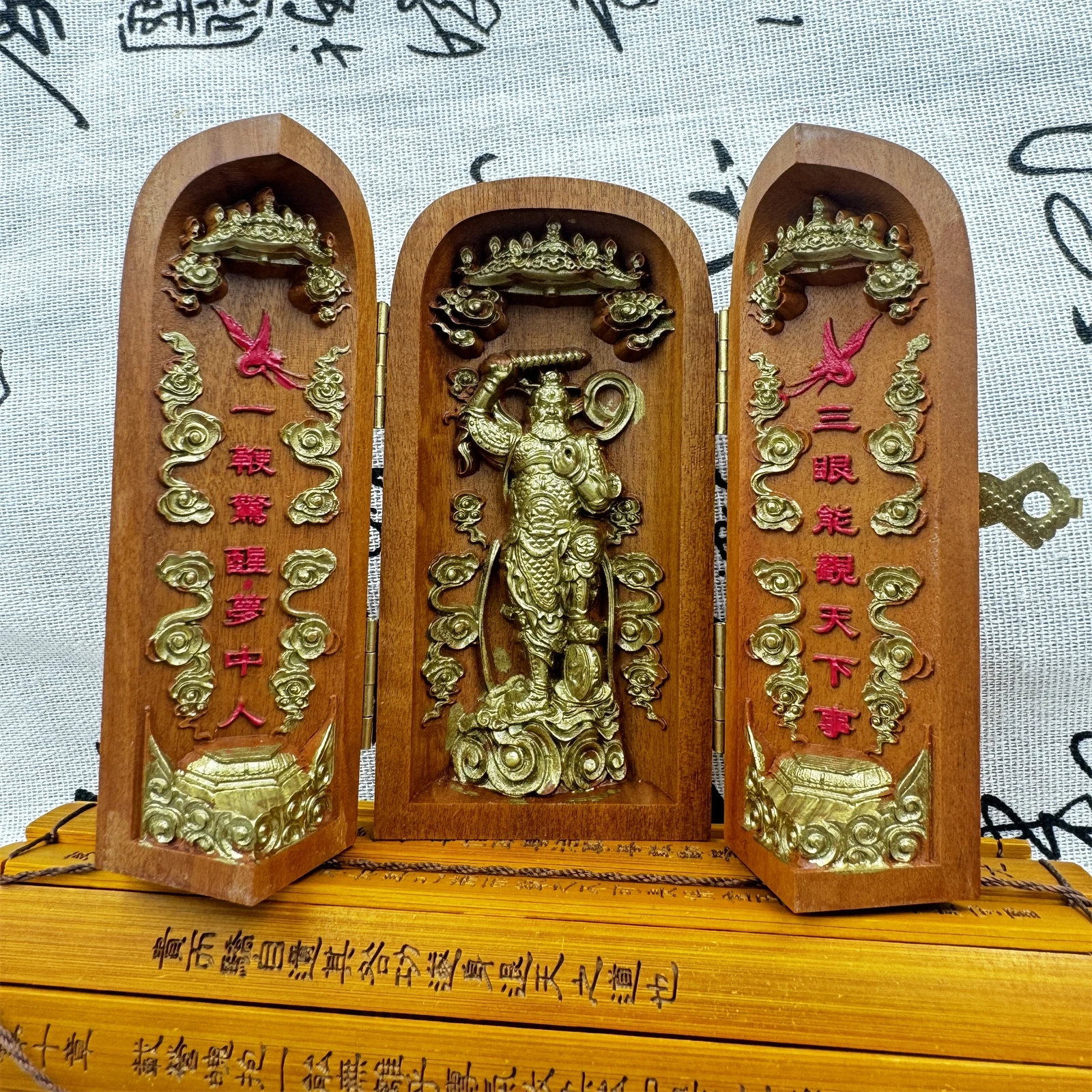 Taoist supplies, natural lightning struck jujube wood, three open statues of Wang Lingguan, handmade depicted ornaments
Taoist supplies, natural lightning struck jujube wood, three open statues of Wang Lingguan, handmade depicted ornaments